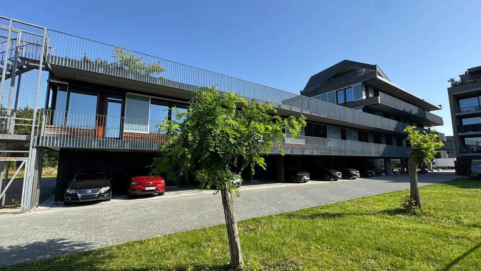 Modern kantoorgebouw te huur nabij oprit R4 in Gent foto 26