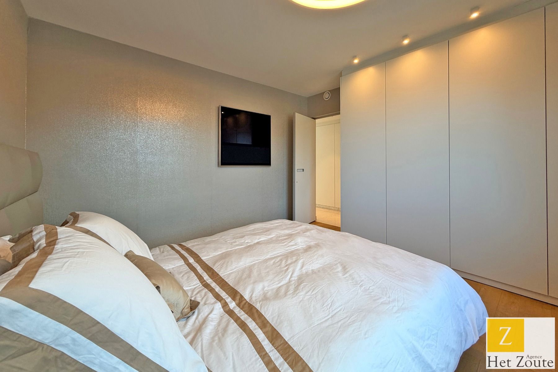 Uniek duplexappartement op enkele passen van de Zeedijk foto 23