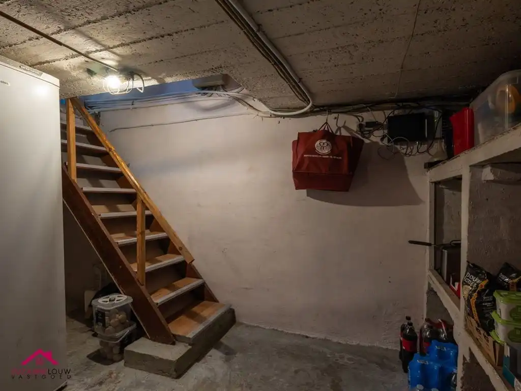 Instapklare, verzorgde half-vrijstaande gezinswoning foto 41