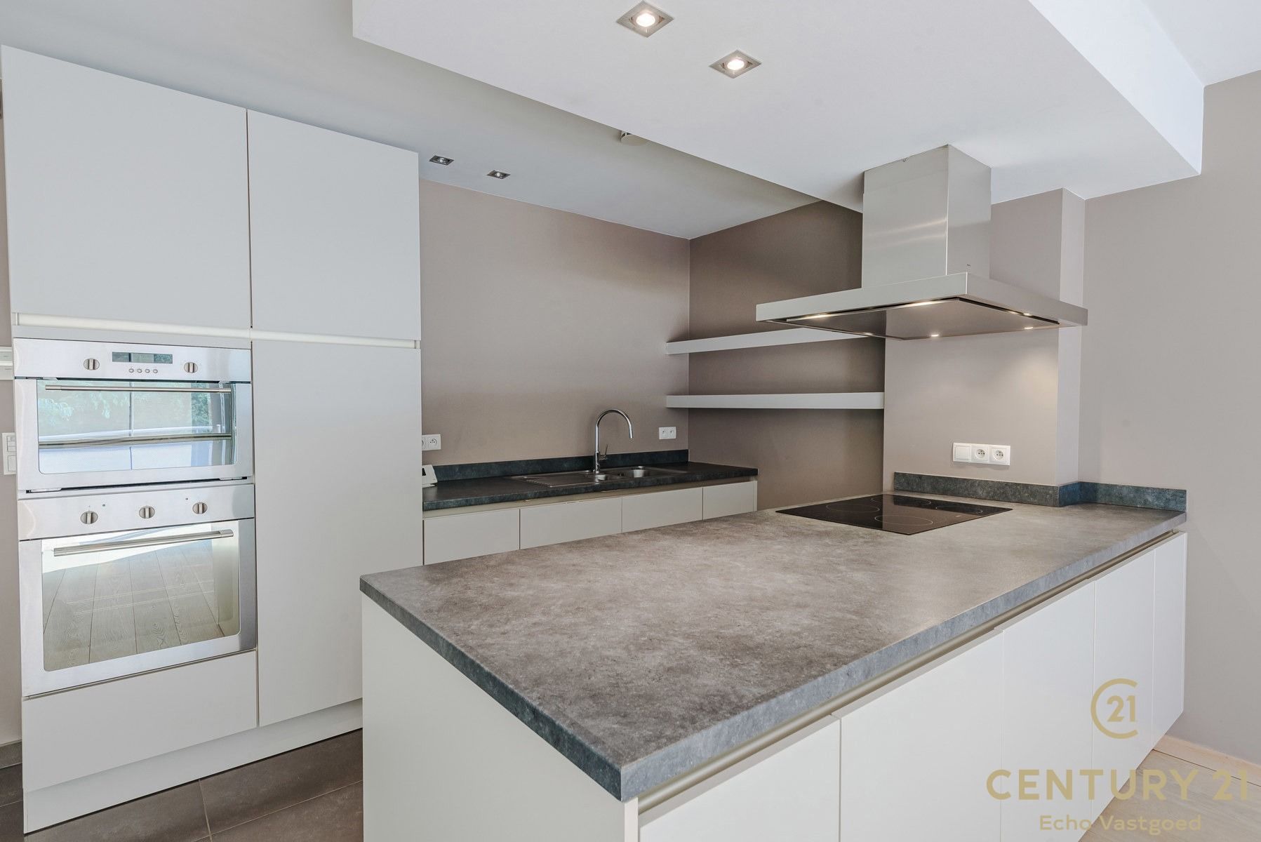 Luxe, ruime penthouse (192m²) met groot terras tegen het bos foto 13