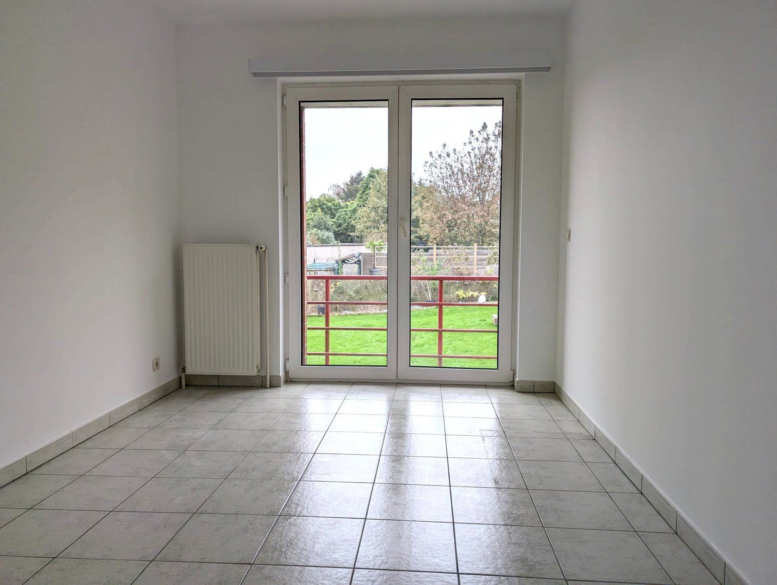 Appartement voor 2 rustige personen incl garage! foto 8