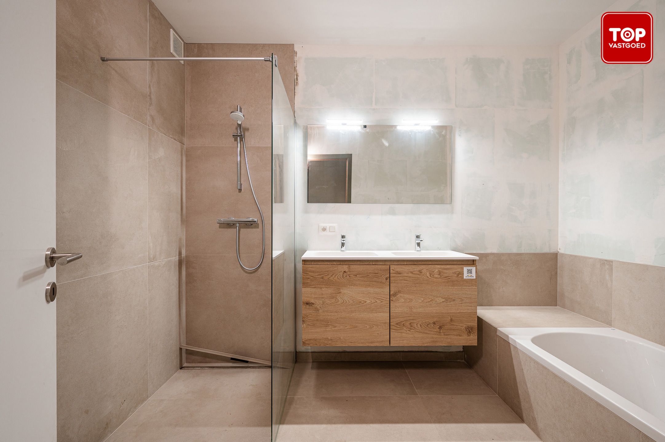 Ruim en lichtrijk nieuwbouwappartement met tuin foto 14