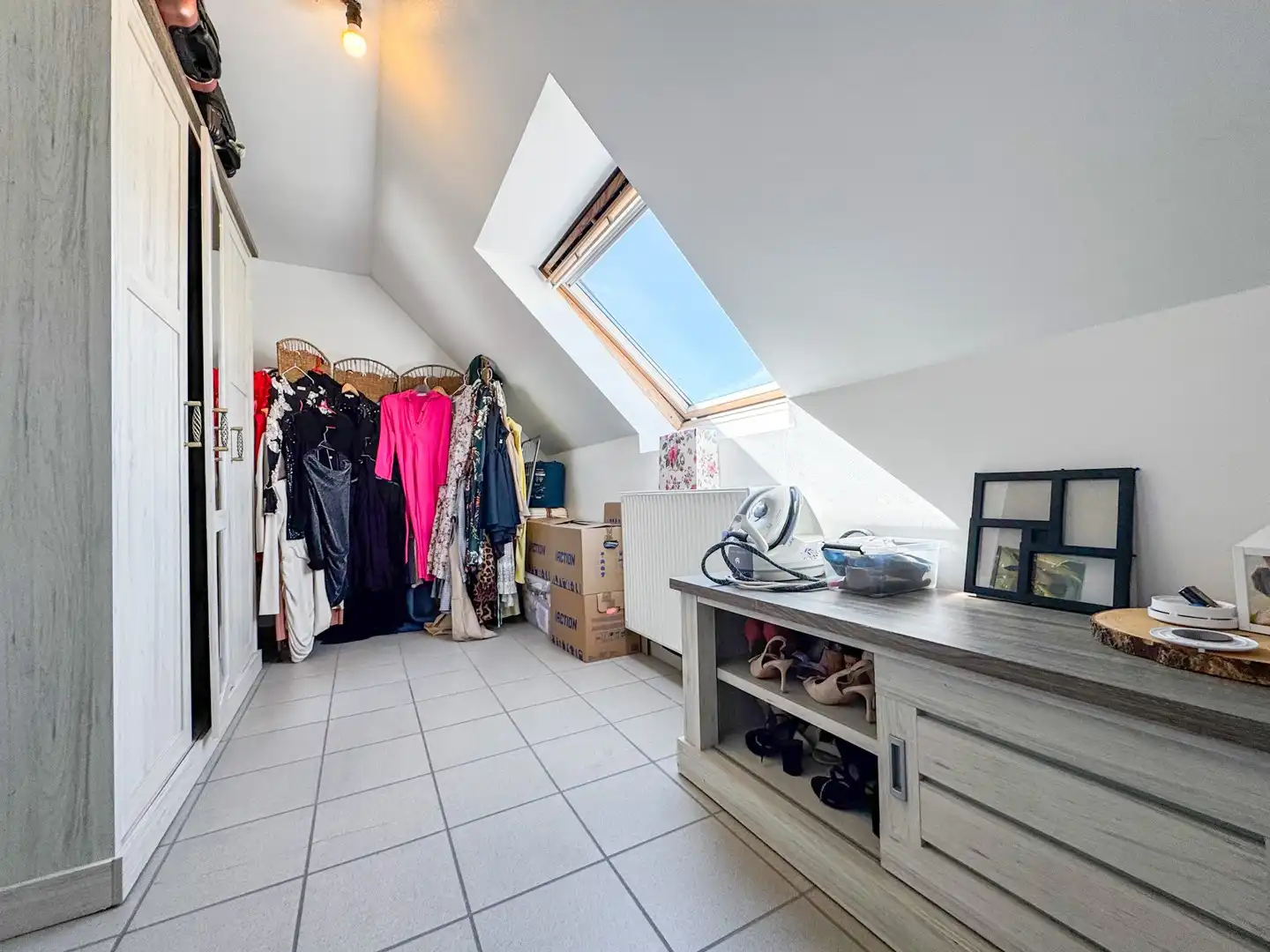 Gezellige rijwoning met 4 slaapkamers, tuin en carport foto 16