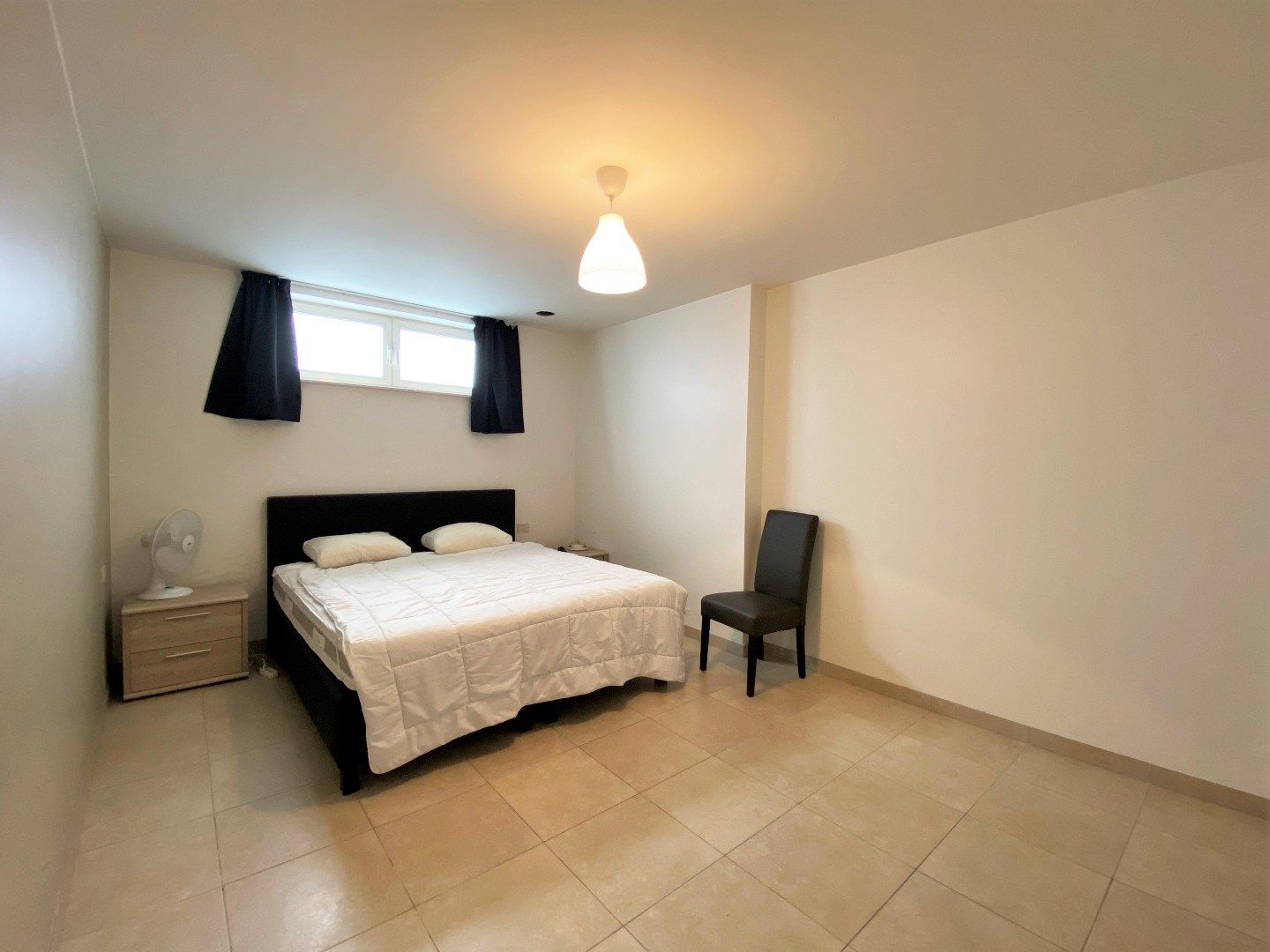 INSTAPKLAAR GELIJKVLOERS APPARTEMENT MET 2 SLAAPKAMERS EN STAANPLAATS!!!! foto 4