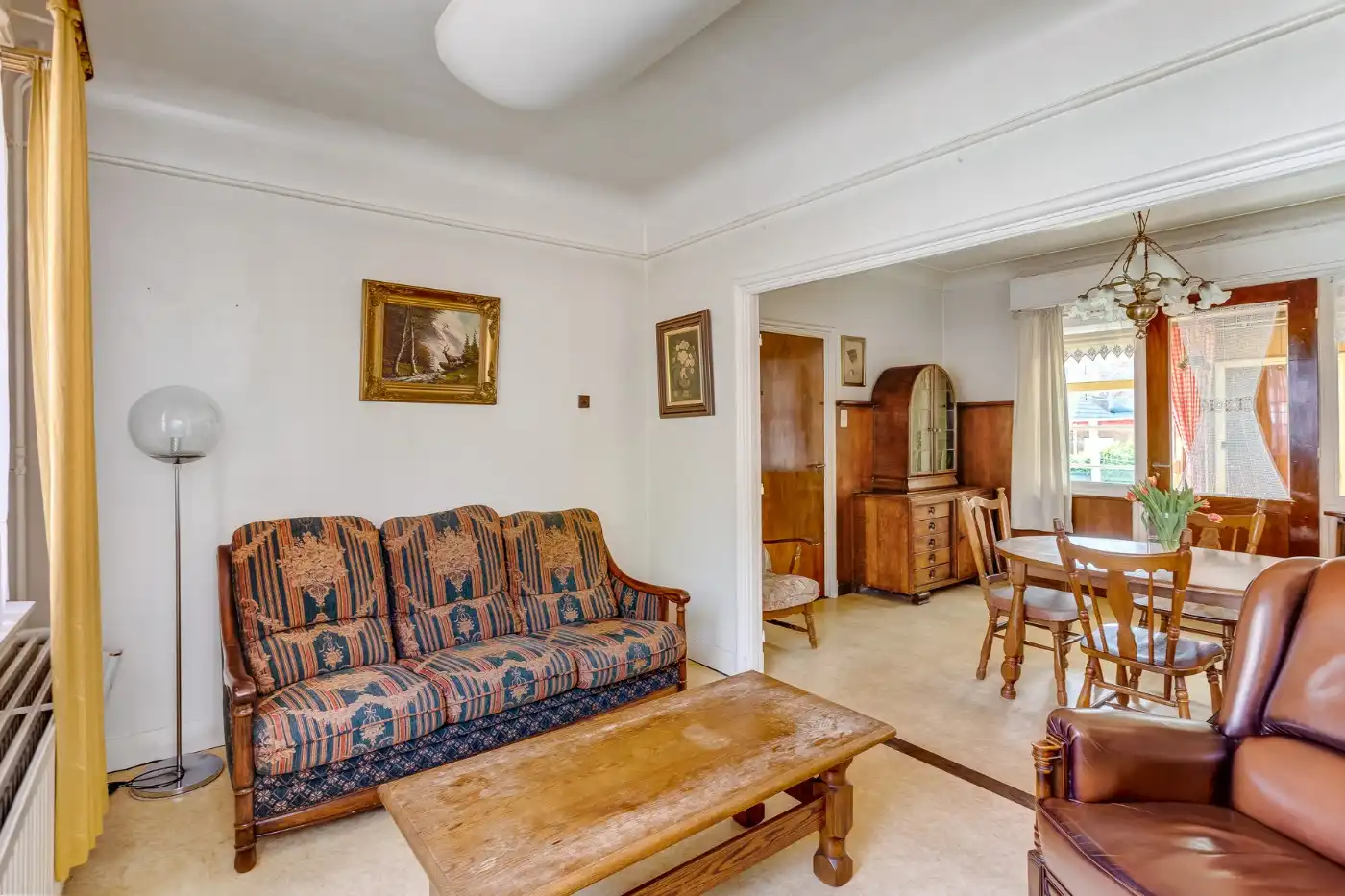 Te renoveren, geklasseerde art deco woning met 3 slpk, ruime zolder en Z-tuin foto 10