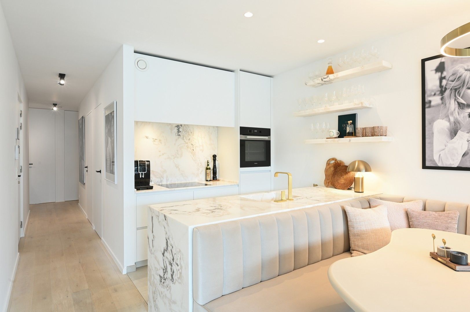 Subliem appartement met zonneterras, genietend van prachtige open zichten op het groen en de villa's van het Zoute. foto 7