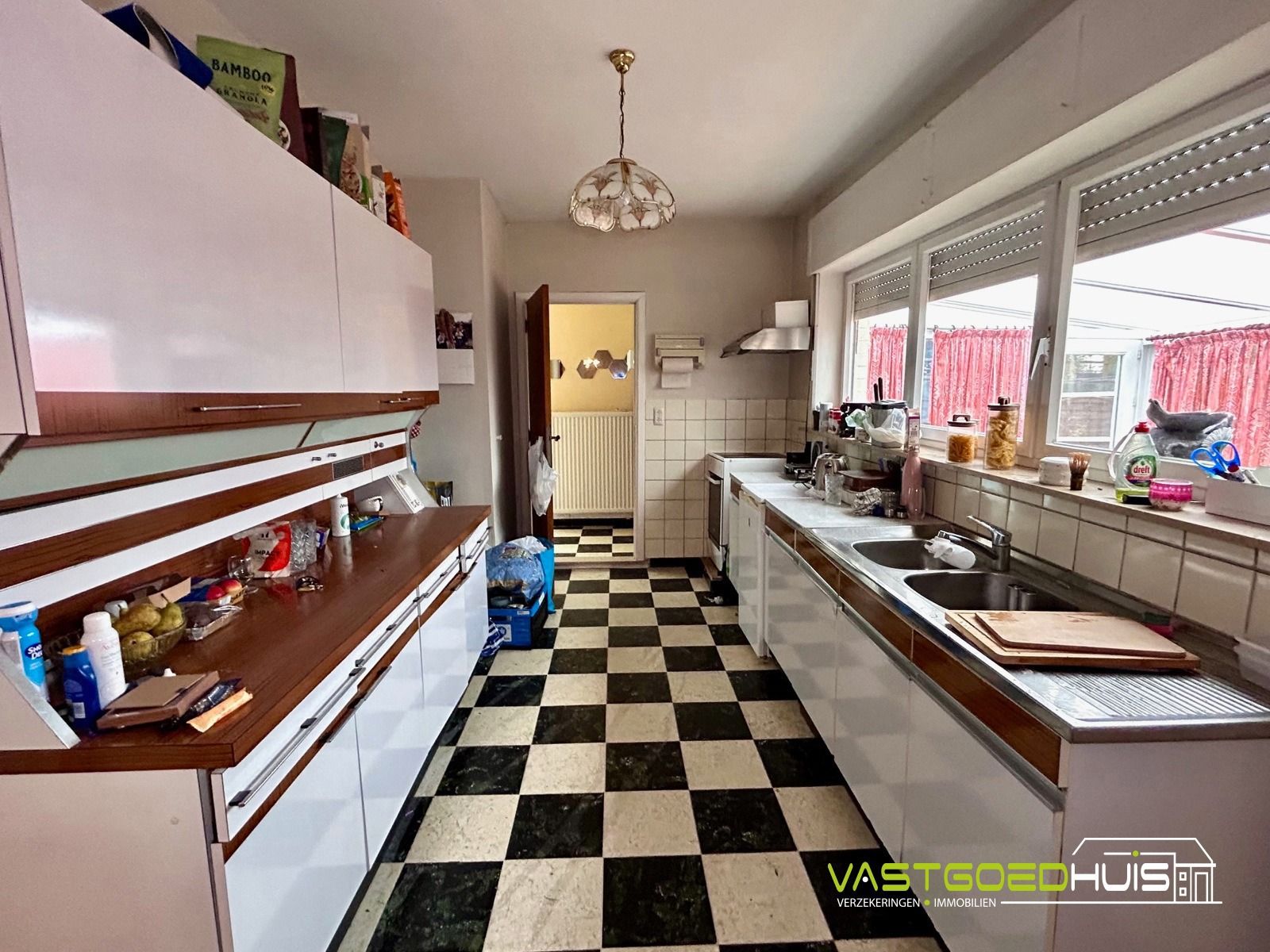 Karaktervolle, halfopen bebouwing met garage en tuin foto 10