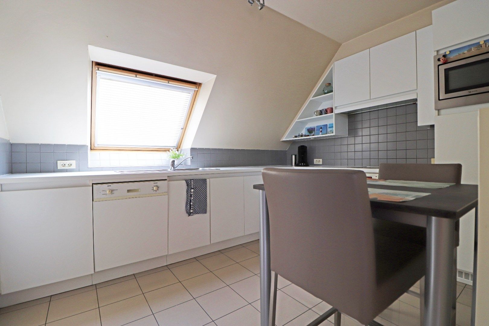 Centraal gelegen appartement met mooi zicht foto 5