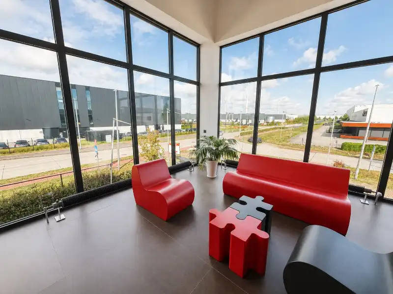 TE HUUR: (Turnhout) Industrieel gebouw foto 7