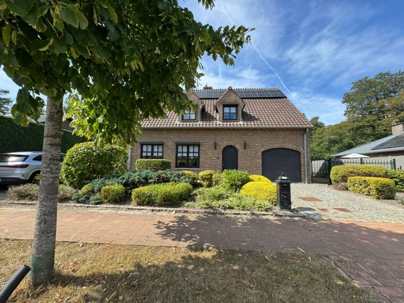 Mooie vrijstaande woning met garage, veranda en zonnepanelen foto 50
