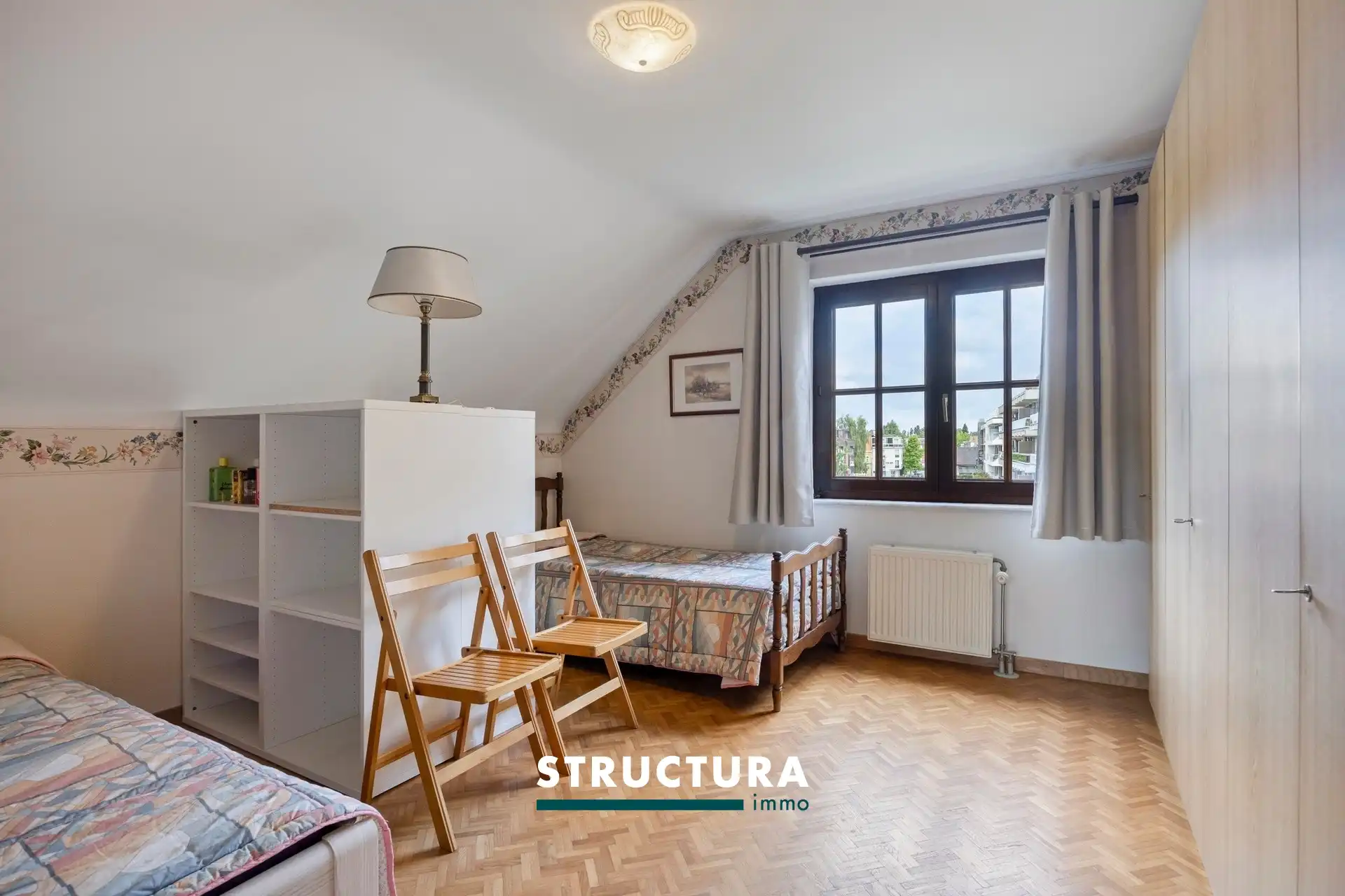 Karaktervolle en ruime villa met 4 slaapkamers en twee badkamers met sterke bouwkwaliteit op een uitstekende locatie foto 24