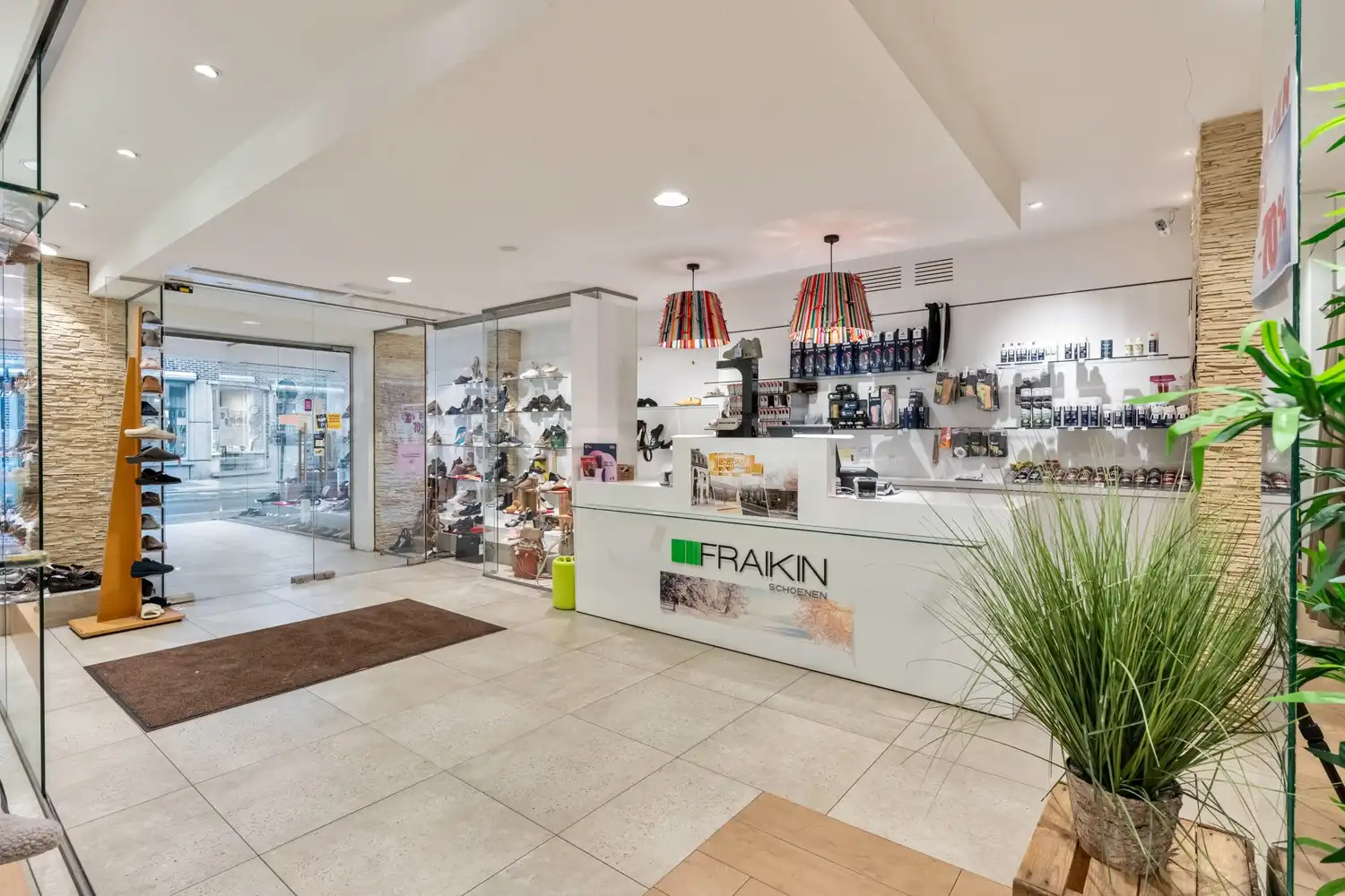 Handelspand op toplocatie aan de Markt te Bilzen! foto 7