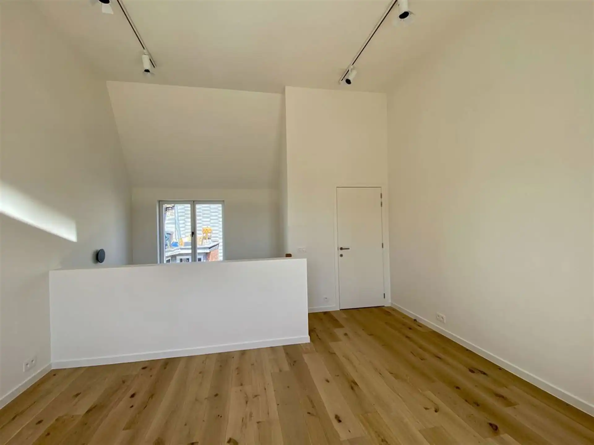 ANTWERPEN - Charmante woning met terras foto 5