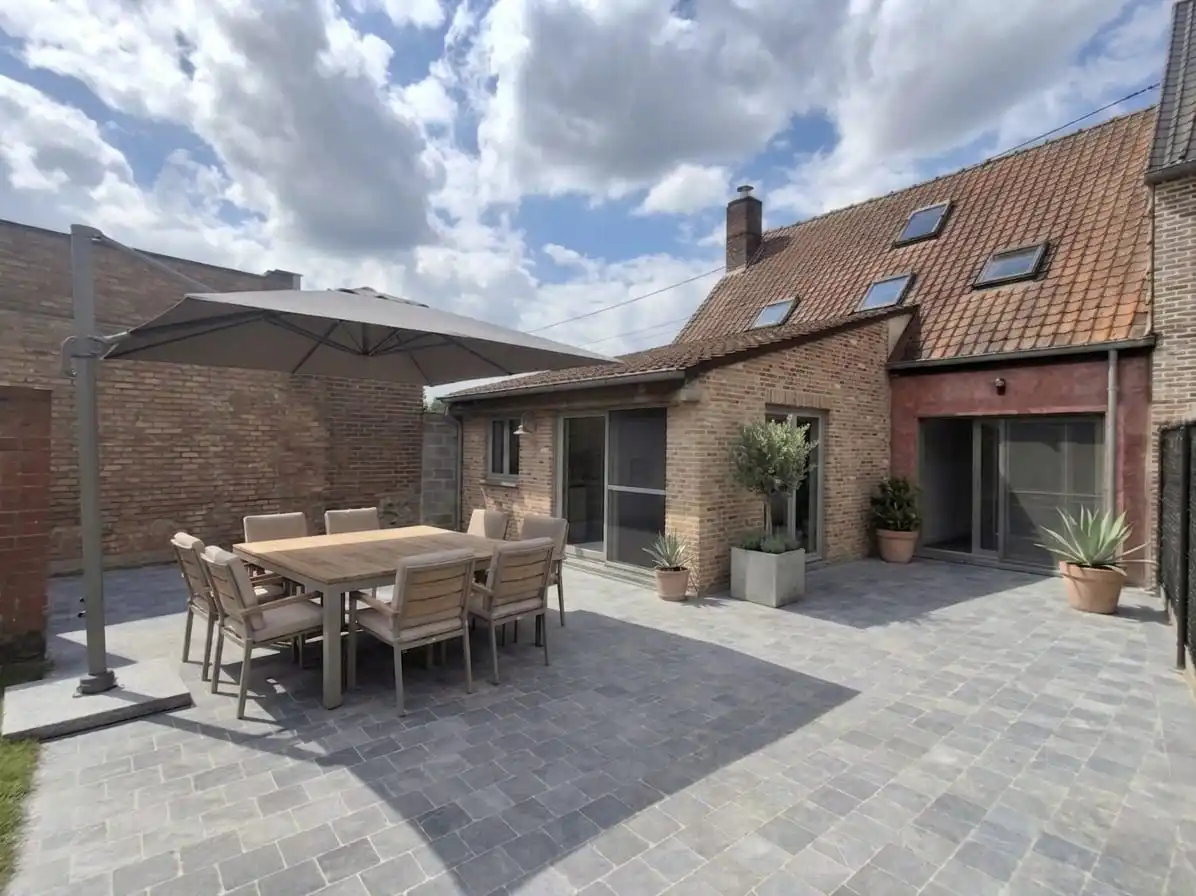 CHARMANT GERENOVEERDE WONING MET 3 SLPKS | CARPORT EN TUIN foto 16