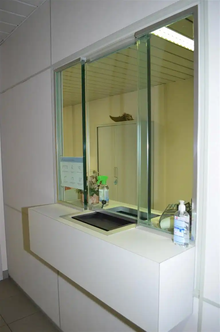 Ruim kantoor /winkel van 110 m² in volle commerciële centrum foto 9