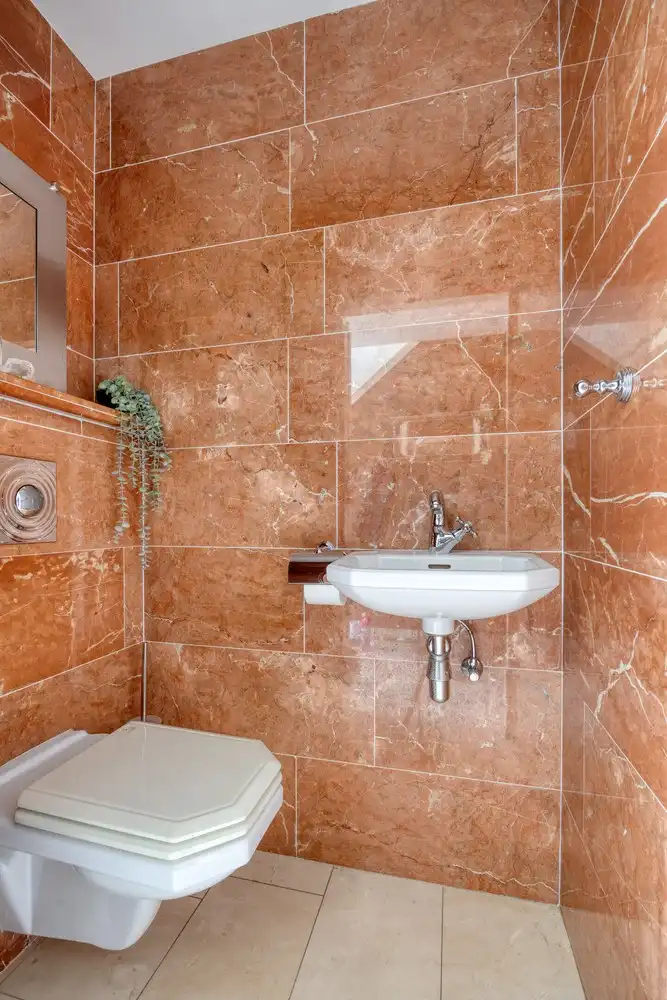 Ruime, vrijstaande woning te koop nabij het centrum van Lanaken. foto 13