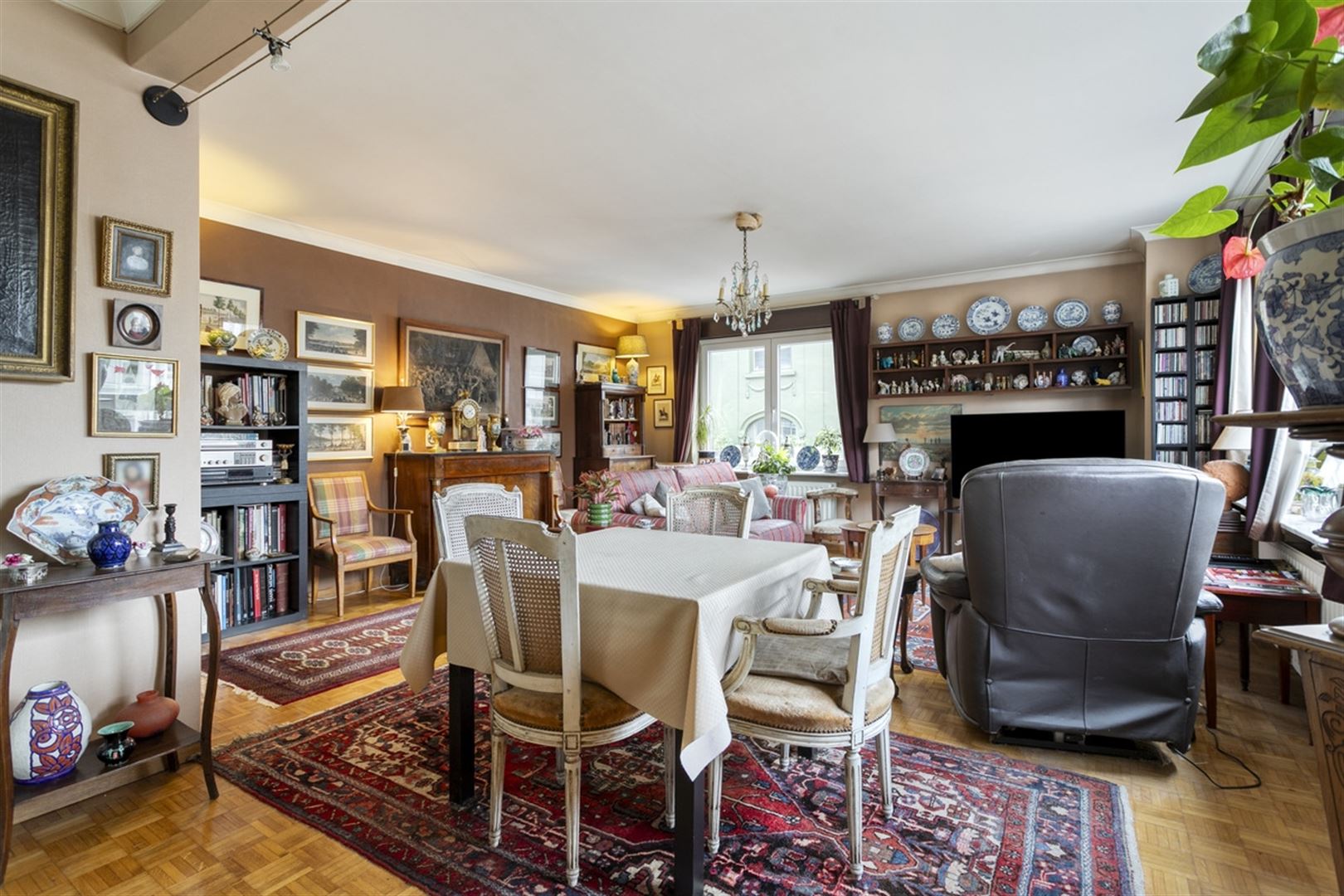 Ruim 2 slaapkamer appartement met balkon. foto 7