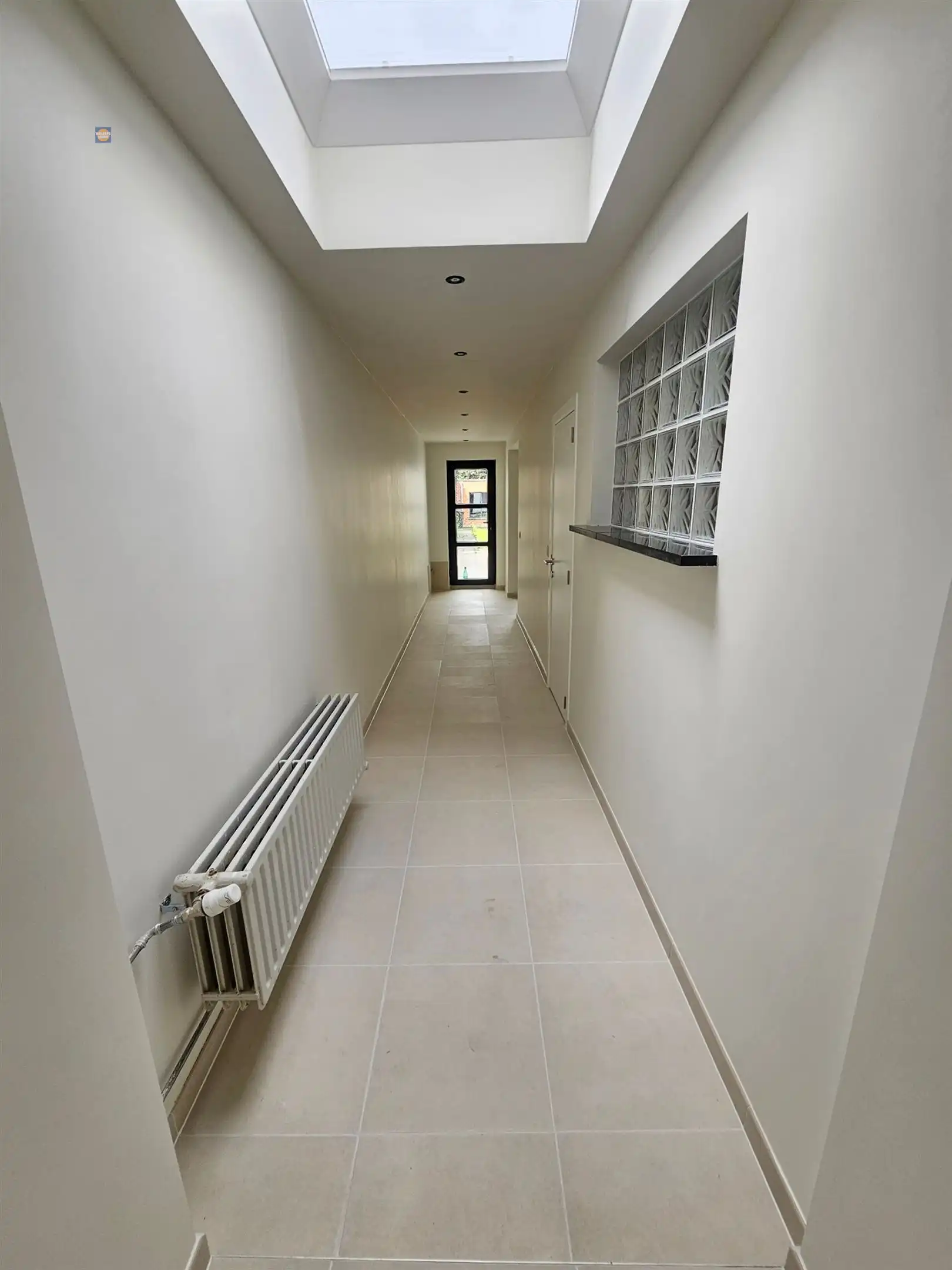 Recent gerenoveerde rijwoning met garage, tuin en 2 slaapkamers foto 5