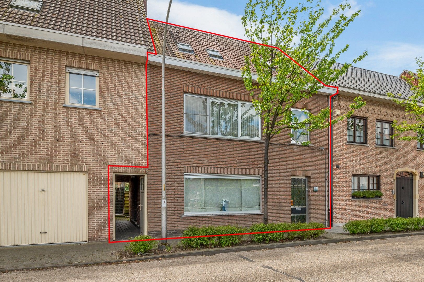 Pareltje in Brasschaat met 4 slaapkamers en ZW-tuin. foto 14