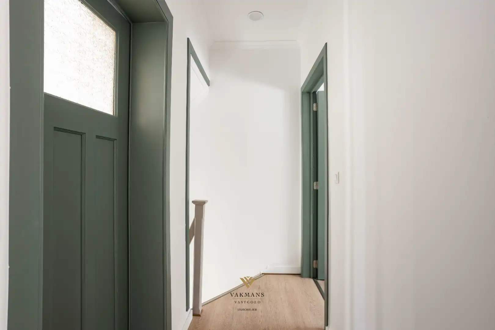 Een vernieuwd huis met 3 slaapkamers en garage foto 23