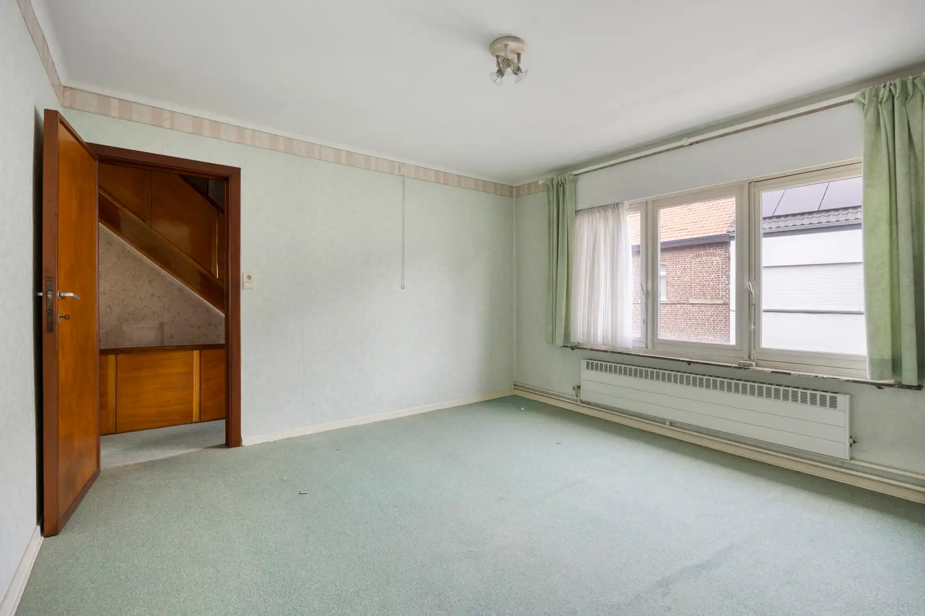 Te renoveren woning / projectgrond op centrale ligging  foto 13