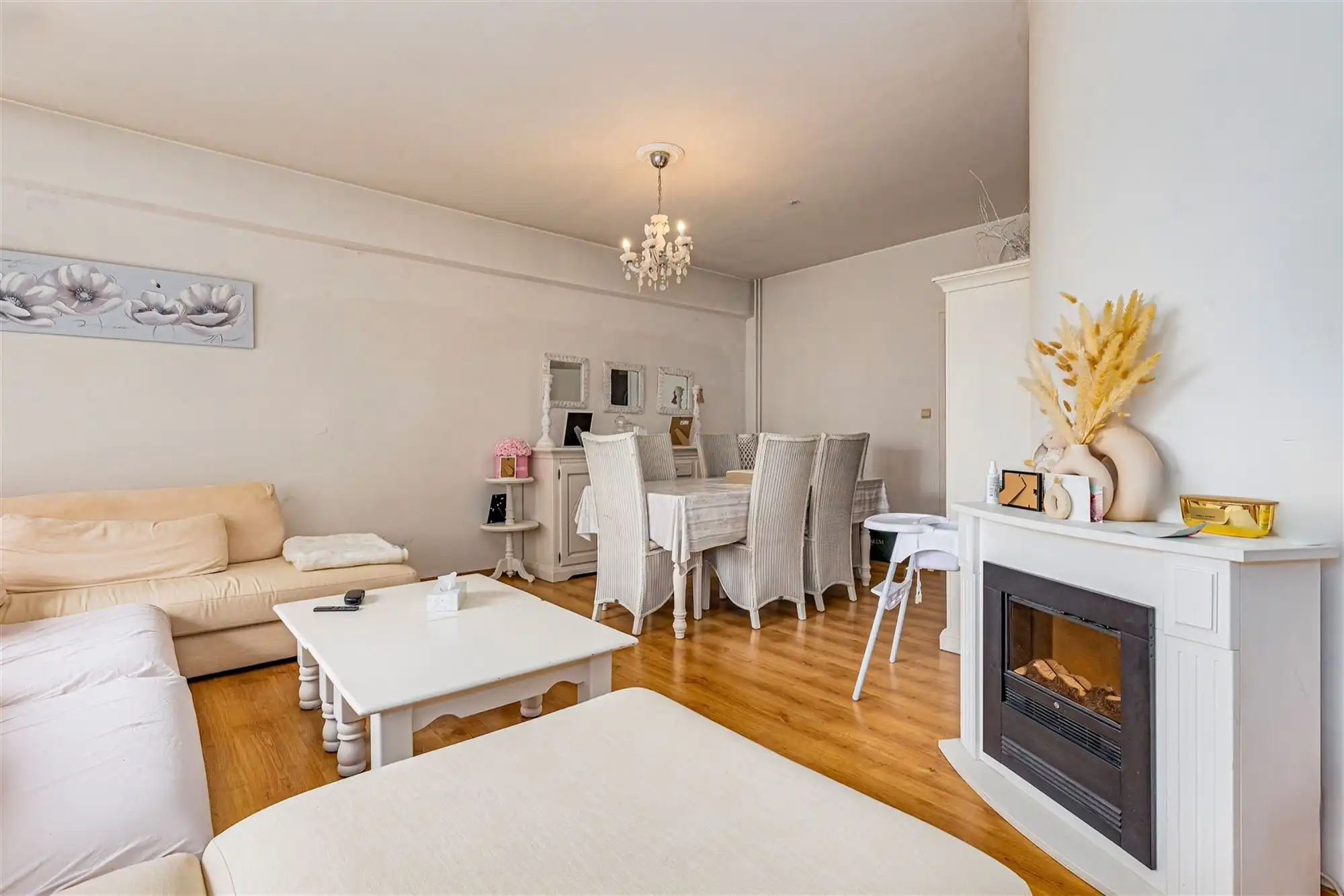 Zeer licht 3 slaapkamer appartement aan Rooseveltplaats en Opera foto {{pictureIndex}}