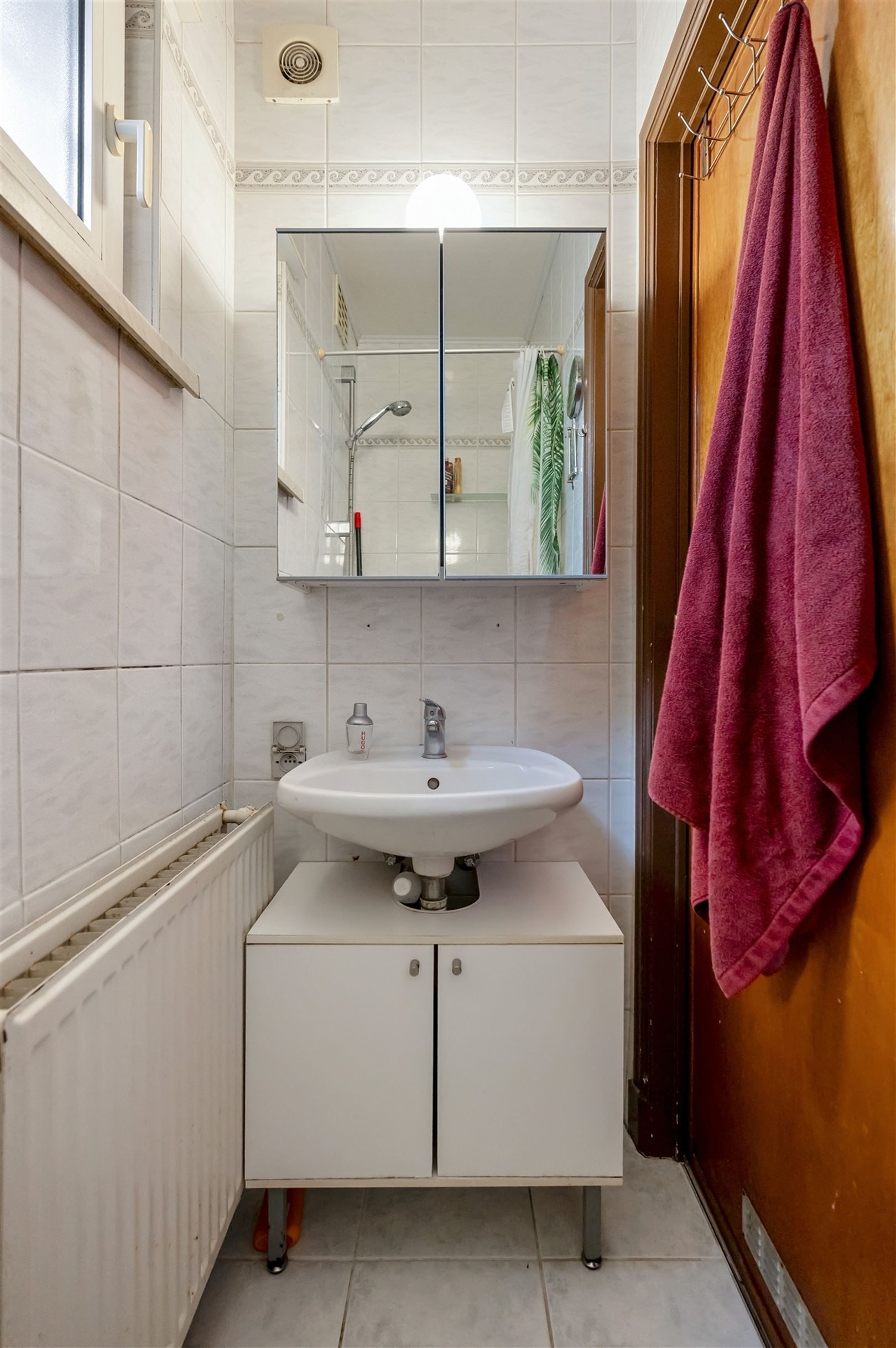 Verzorgd appt 2 slk met  privébergingen in hartje Merksem foto 12