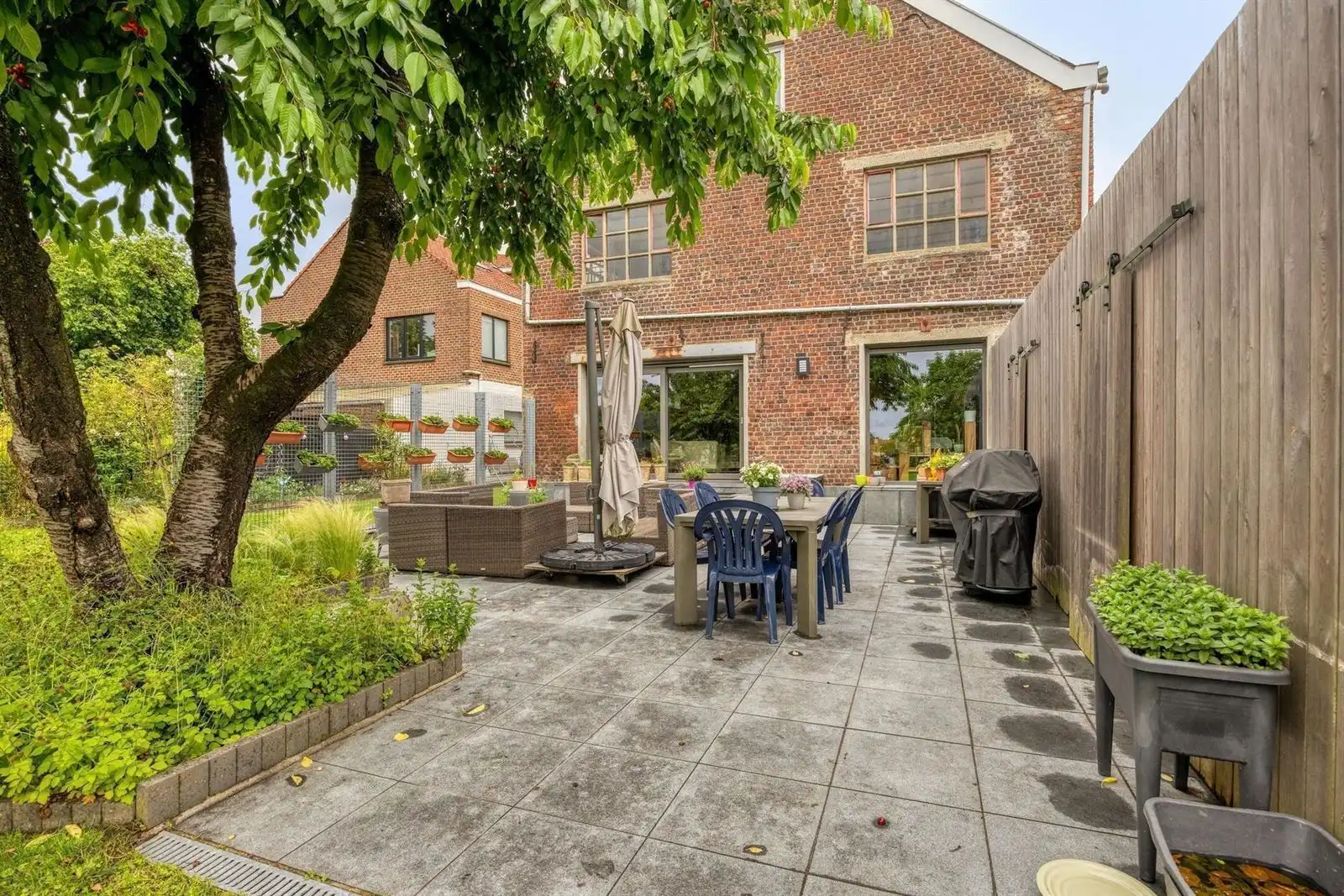 Woning met 5 slaapkamers en polyvalente ruimtes (250m²) foto 3