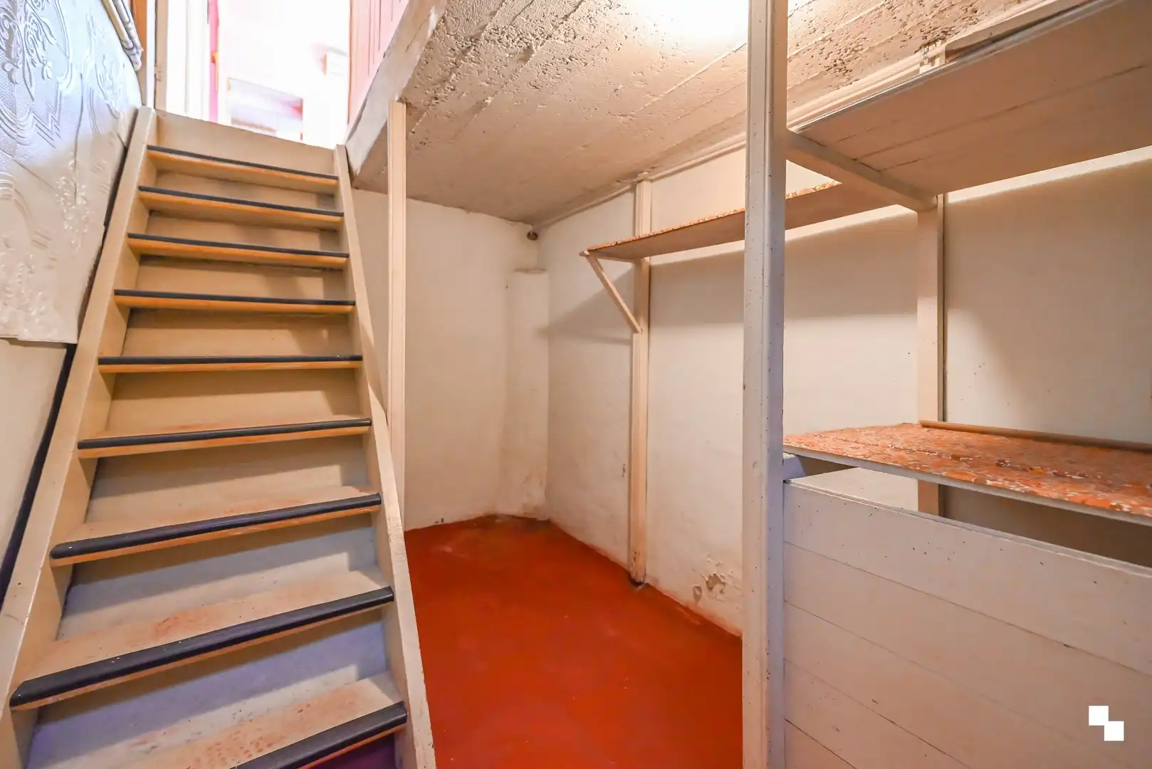 Knusse rijwoning nabij centrum Izegem foto 10