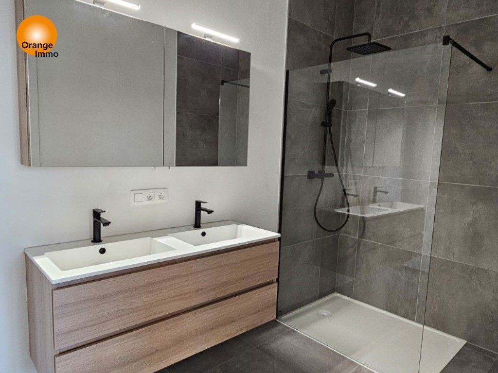 Stijlvol penthouse van 154m ² en 4 terrassen in het centrum van Maasmechelen. foto 8
