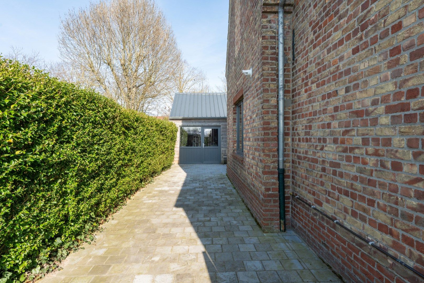 Gunstig gelegen woning met 3 grote slaapkamers en bijgebouw foto 20