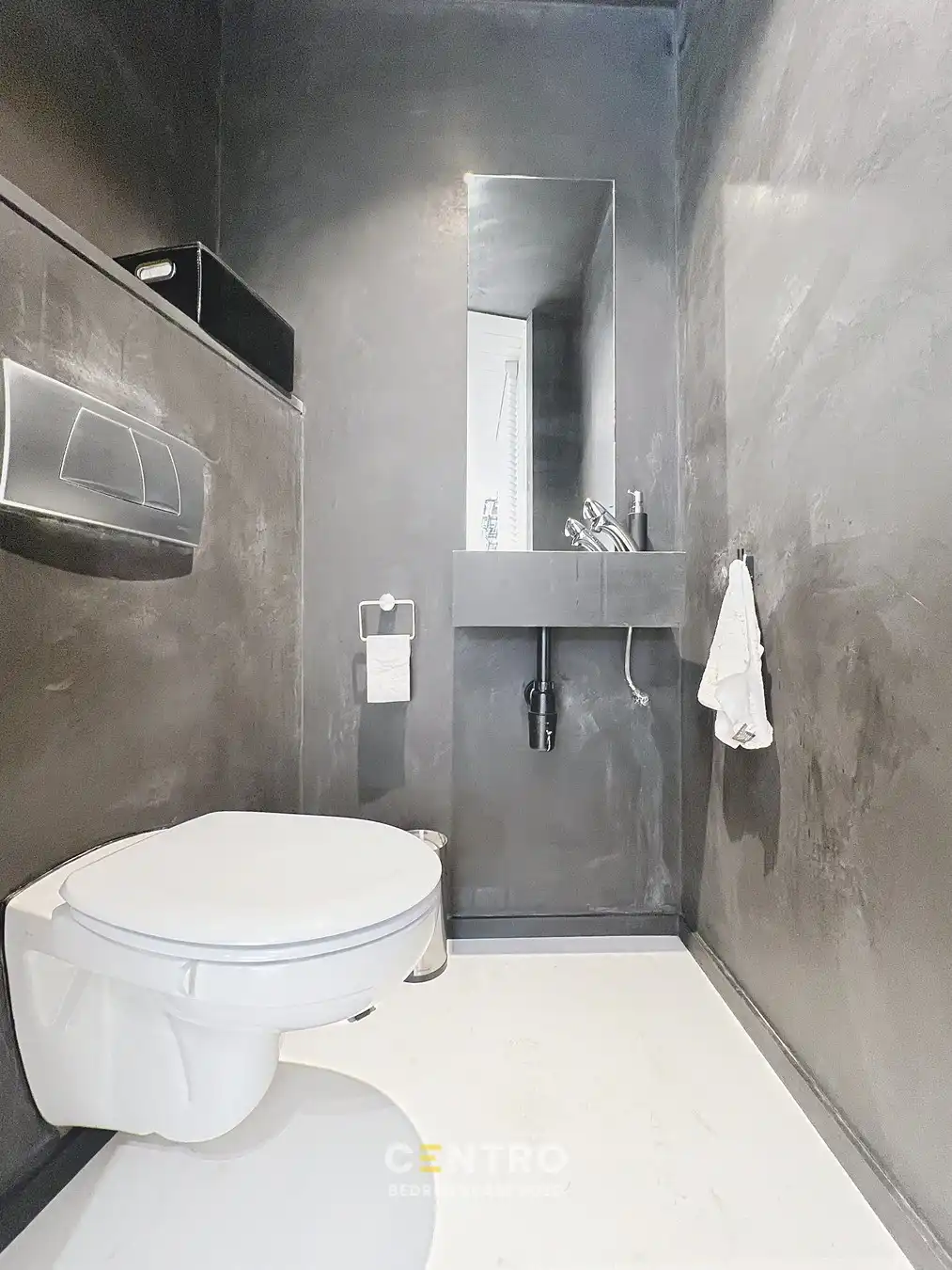 Luxueuze woning (4 slpks) + ruime showroom (of winkel, praktijkruimte, diensten, vrij beroep,...) met kantoor te Hooglede! foto 50