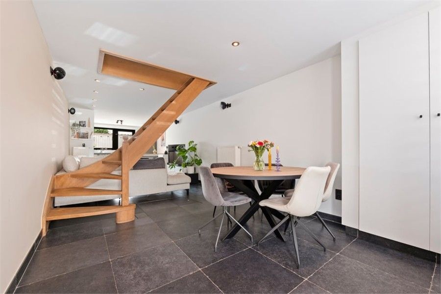 ENERGIEZUINIGE STADSWONING MET ZONNEPANELEN IN HET CENTRUM VAN SINT-TRUIDEN foto 2