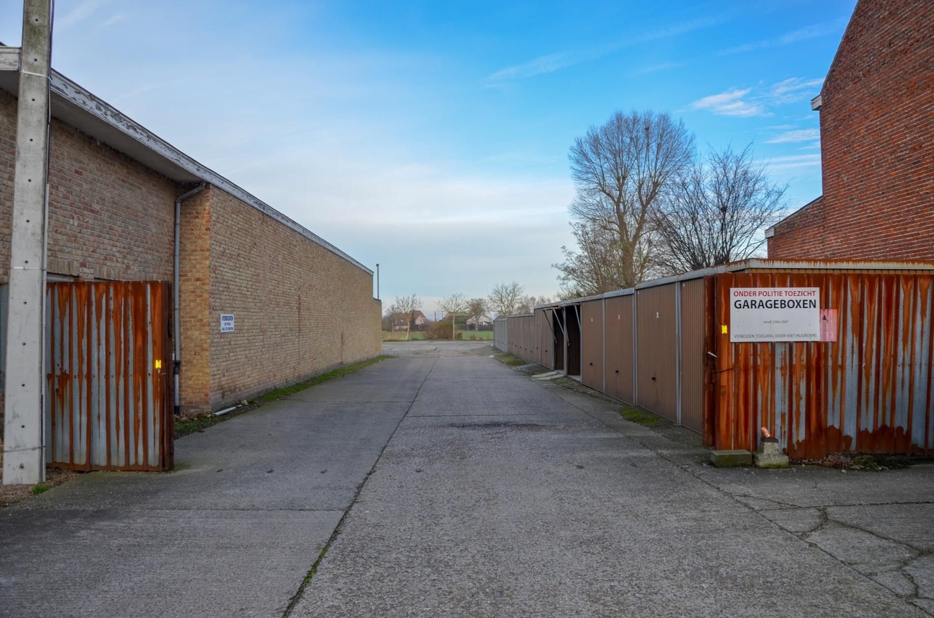 Diverse garages in het centrum foto 2