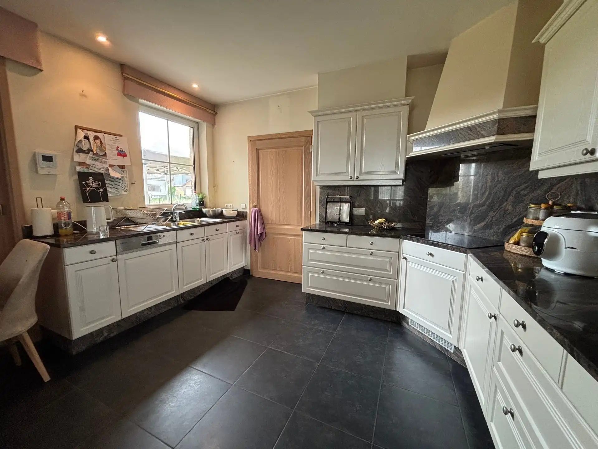 Ruime villa in een rustige omgeving met een grote tuin  foto 19