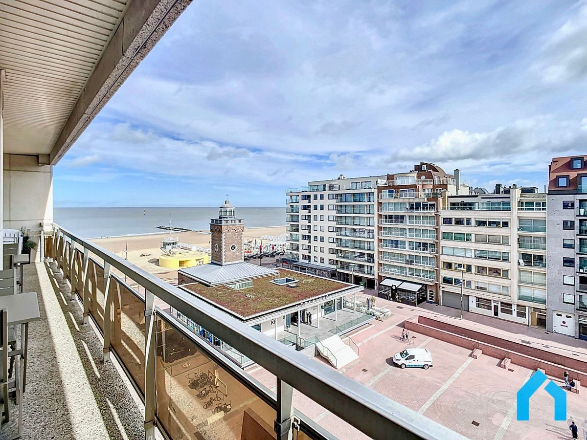 Uniek gelegen appartement gelegen op het Lichttorenplein te huur foto 6