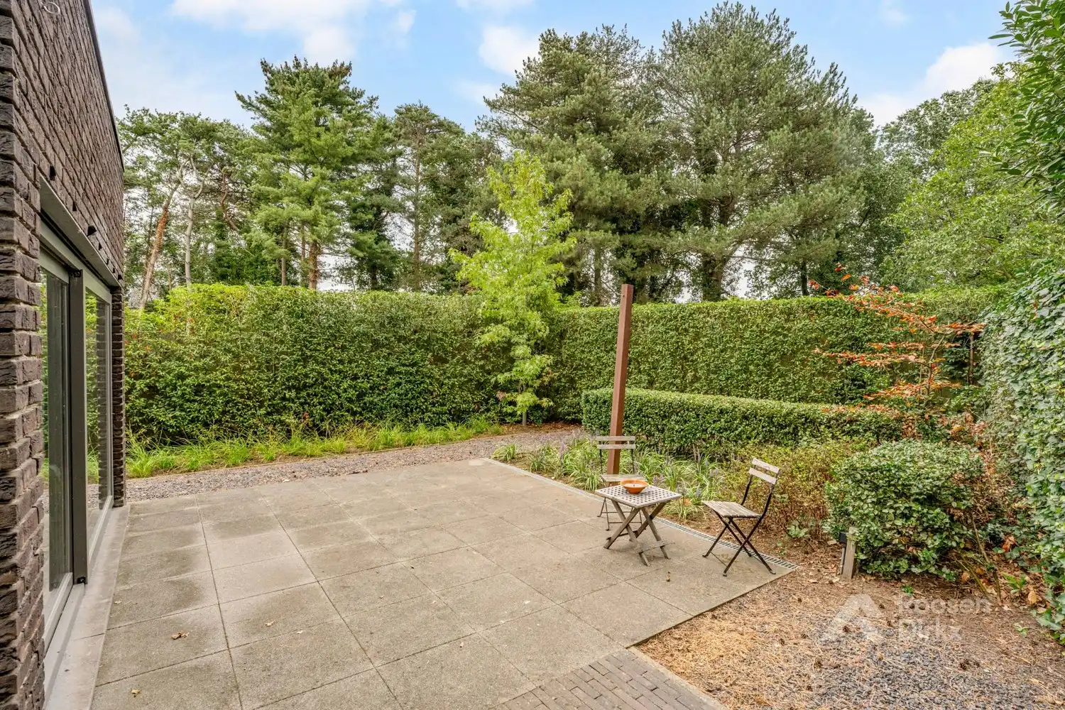 Gezinswoning met stijlvolle architectuur op wandelafstand van natuurgebied foto 5