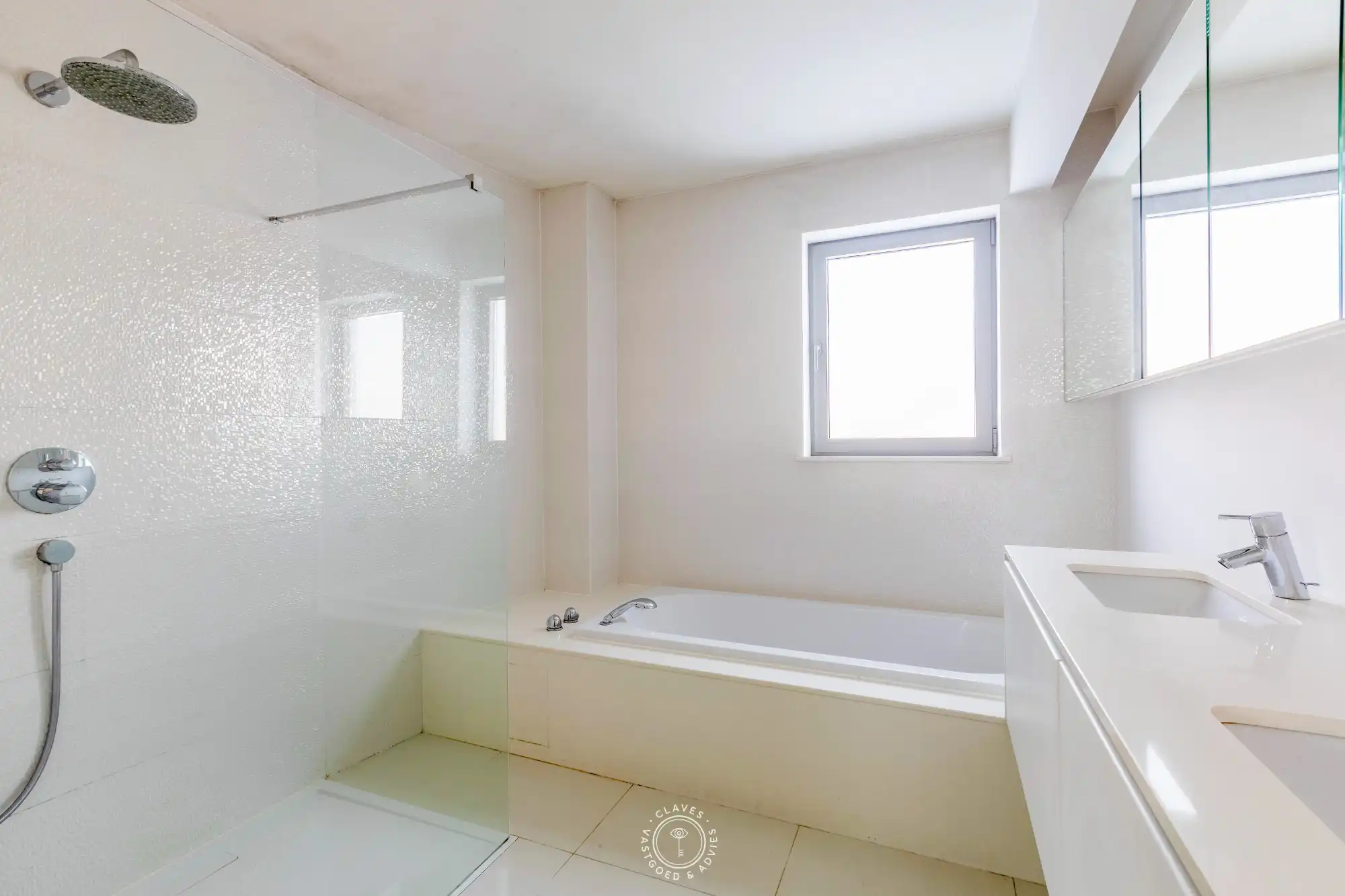 Centraal gelegen appartement met zonnig terras foto 9