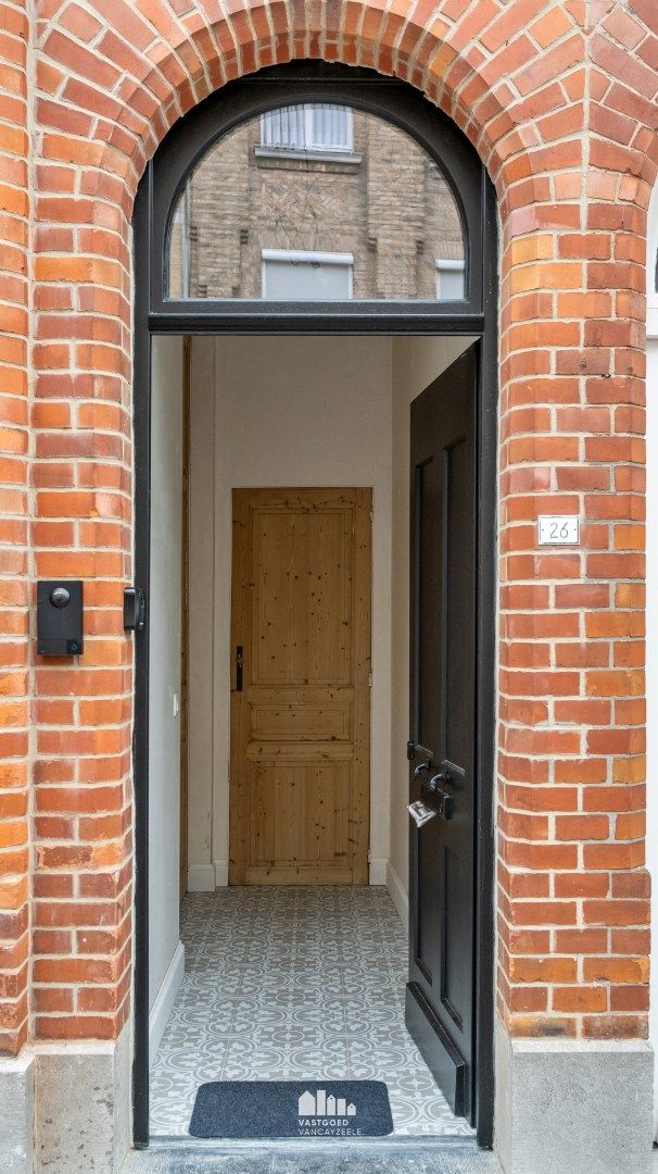 Karaktervolle en volledig gerenoveerde woning op wandelafstand van de Markt in Ieper foto 4