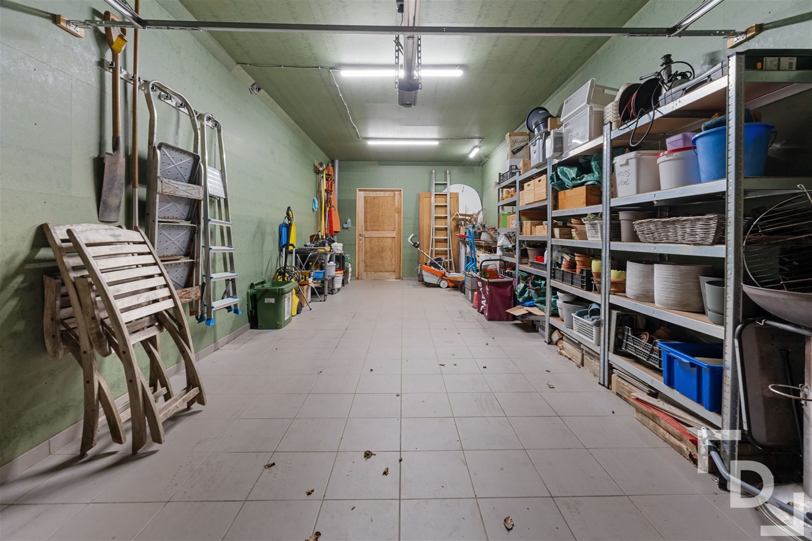 Ruime gezinswoning met losstaande garage te koop in Poperinge foto 21