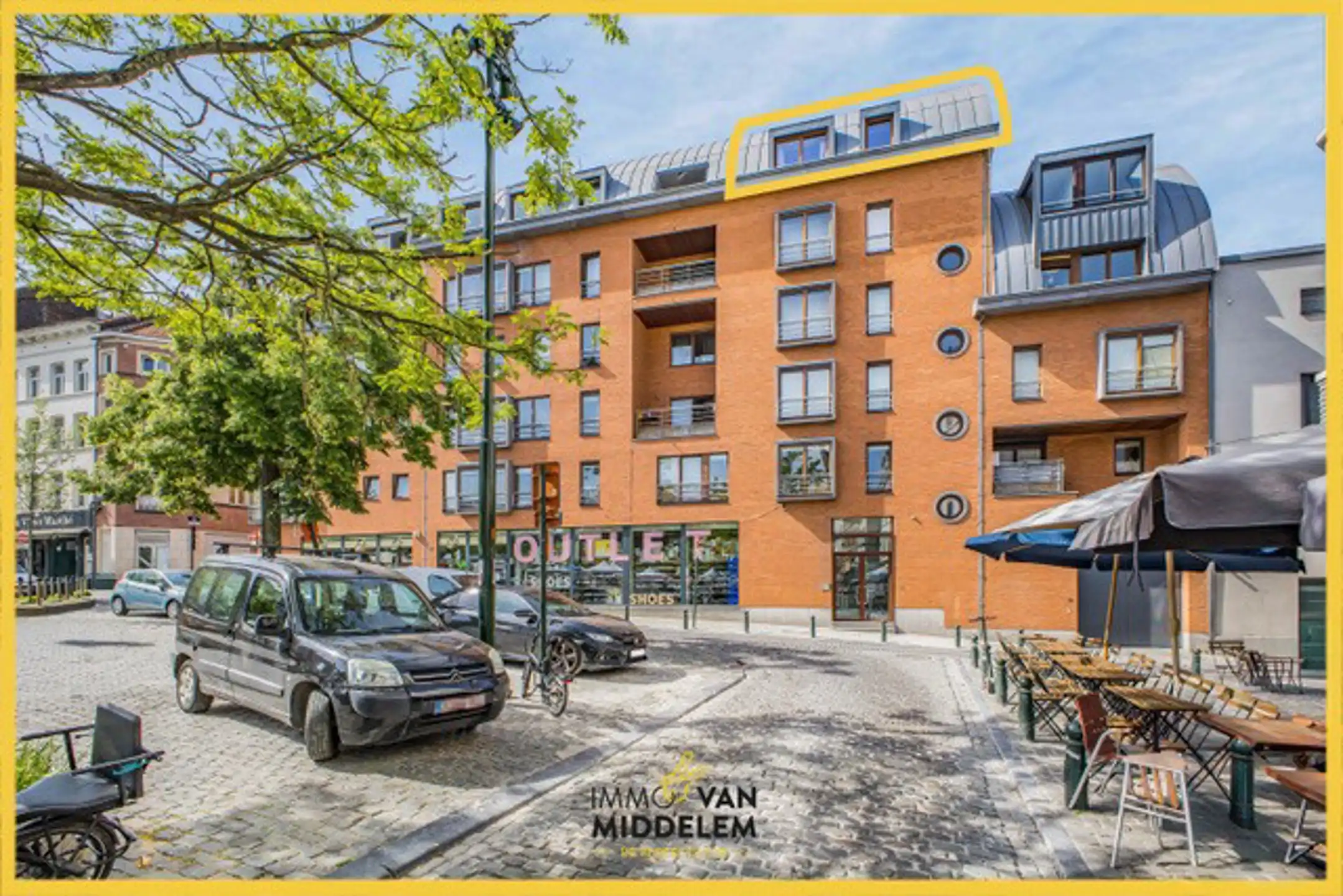 INSTAPKLAAR 2-KAMERAPPARTEMENT MET TERRAS EN PARKING foto {{pictureIndex}}