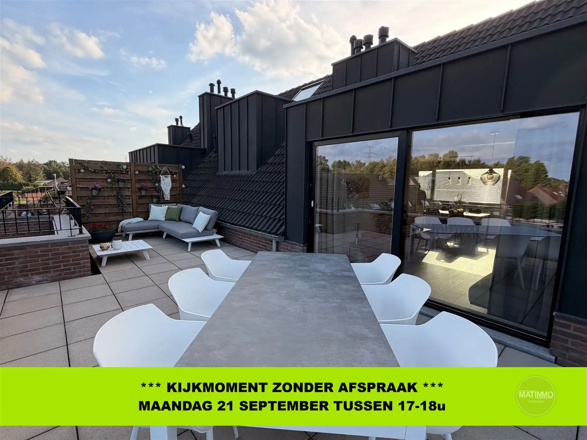 BEMEUBELD DAKAPPARTEMENT MET RUIM TERRAS IN MOL foto {{pictureIndex}}