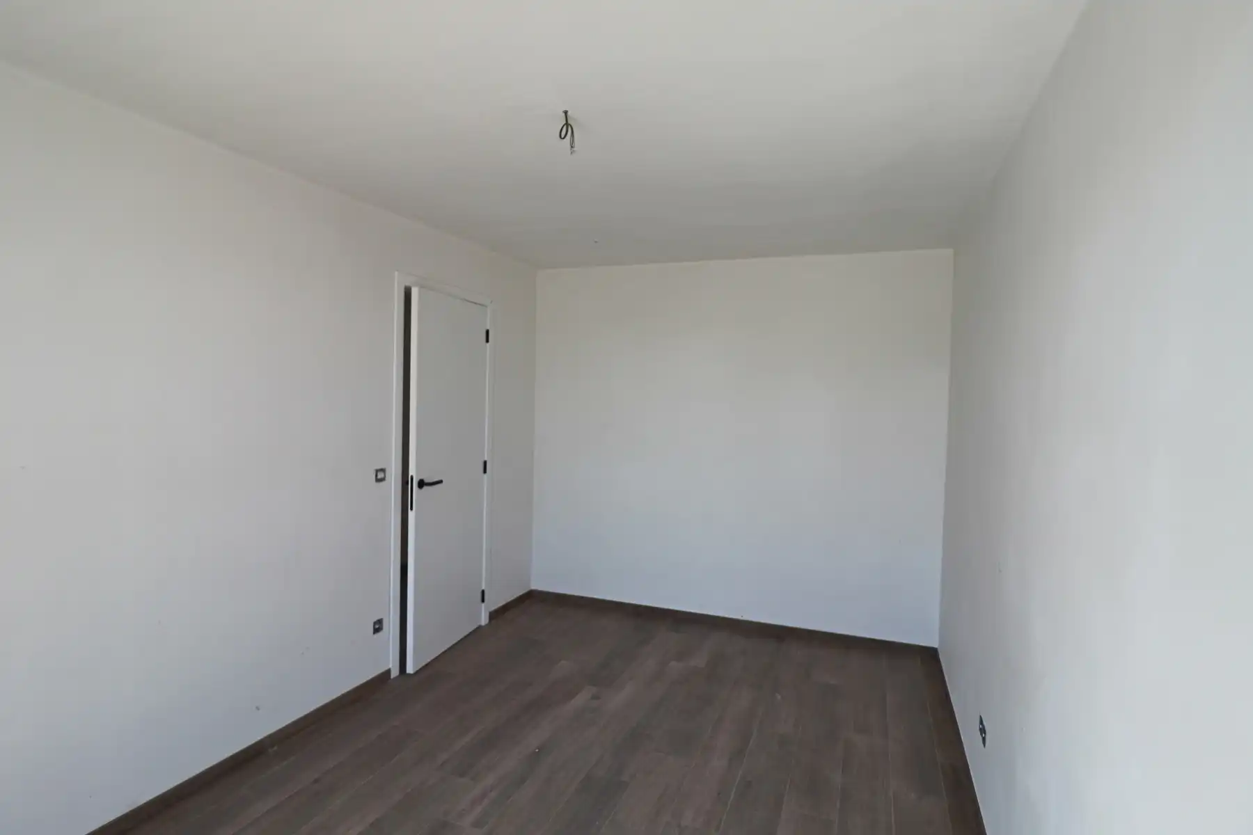 Energiezuinige nieuwbouwwoning met 4 slaapkamers, terras tuin en carport. foto 9