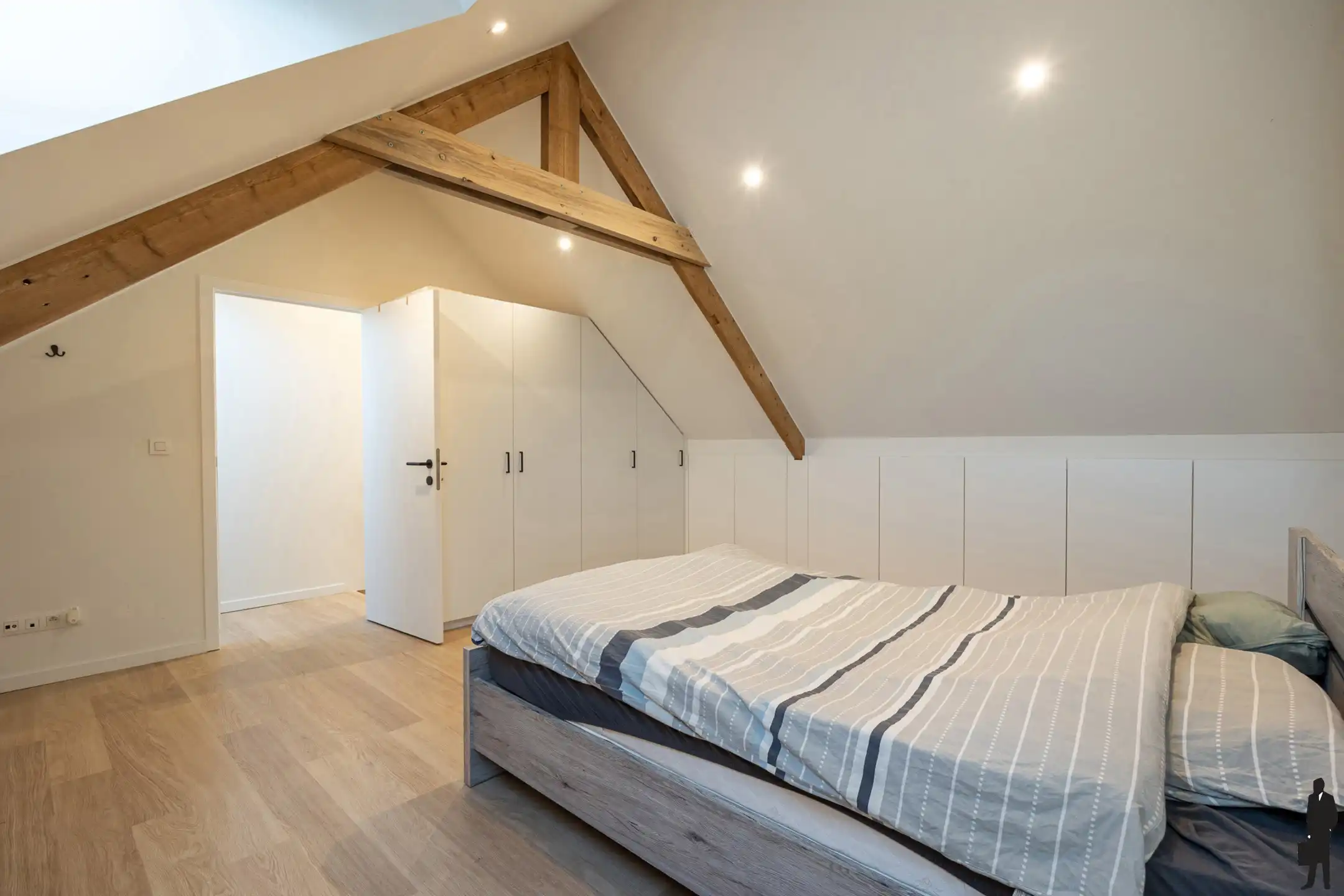 Volledig gerenoveerde gezinswoning met 3 slpk en tuin foto 15