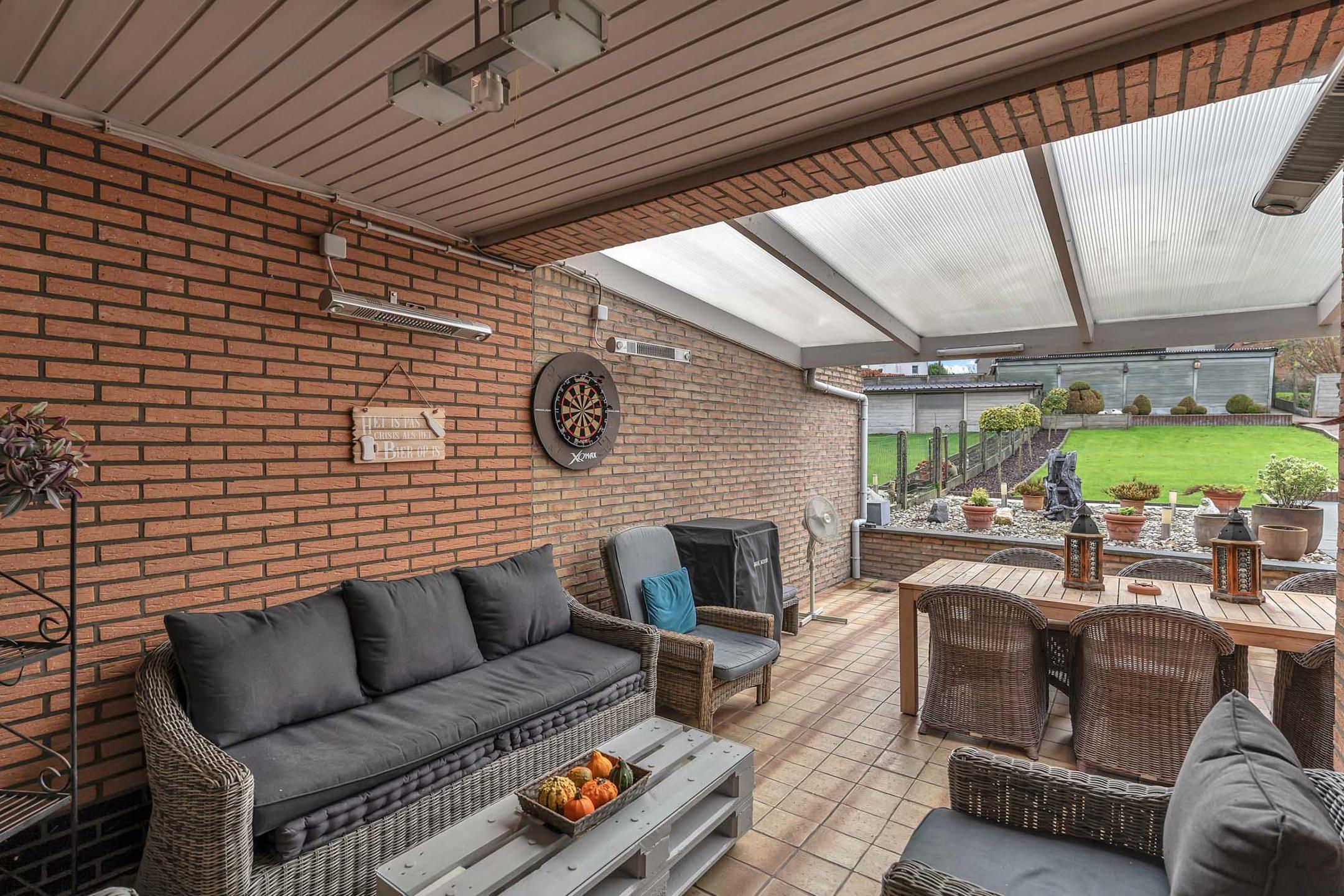 Goed onderhouden hob met garage en tuin foto 25