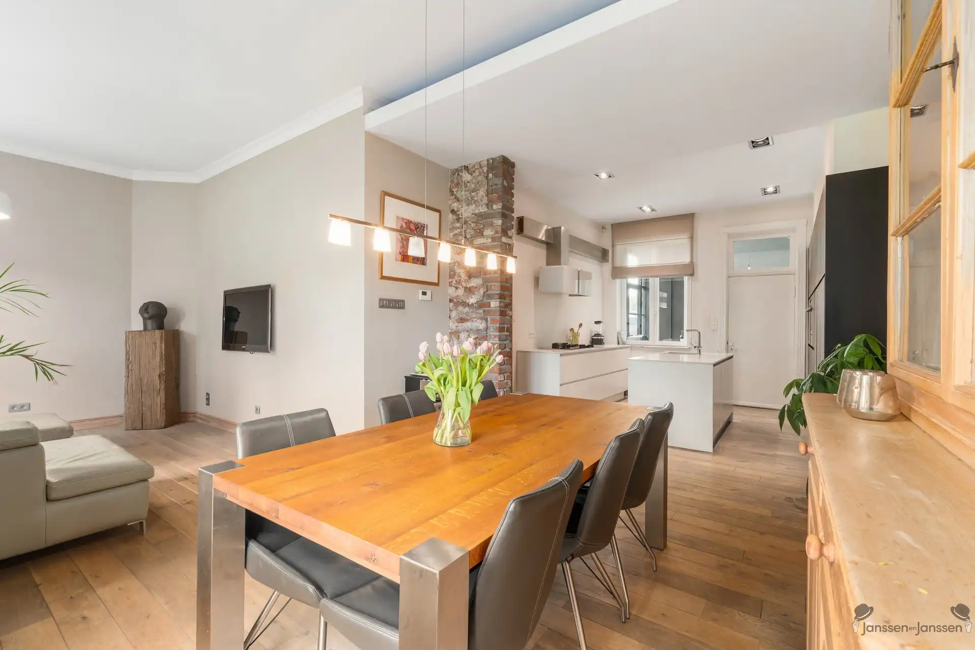Karaktervolle interbellumvilla met hedendaags comfort nabij het hart van Genk foto 3