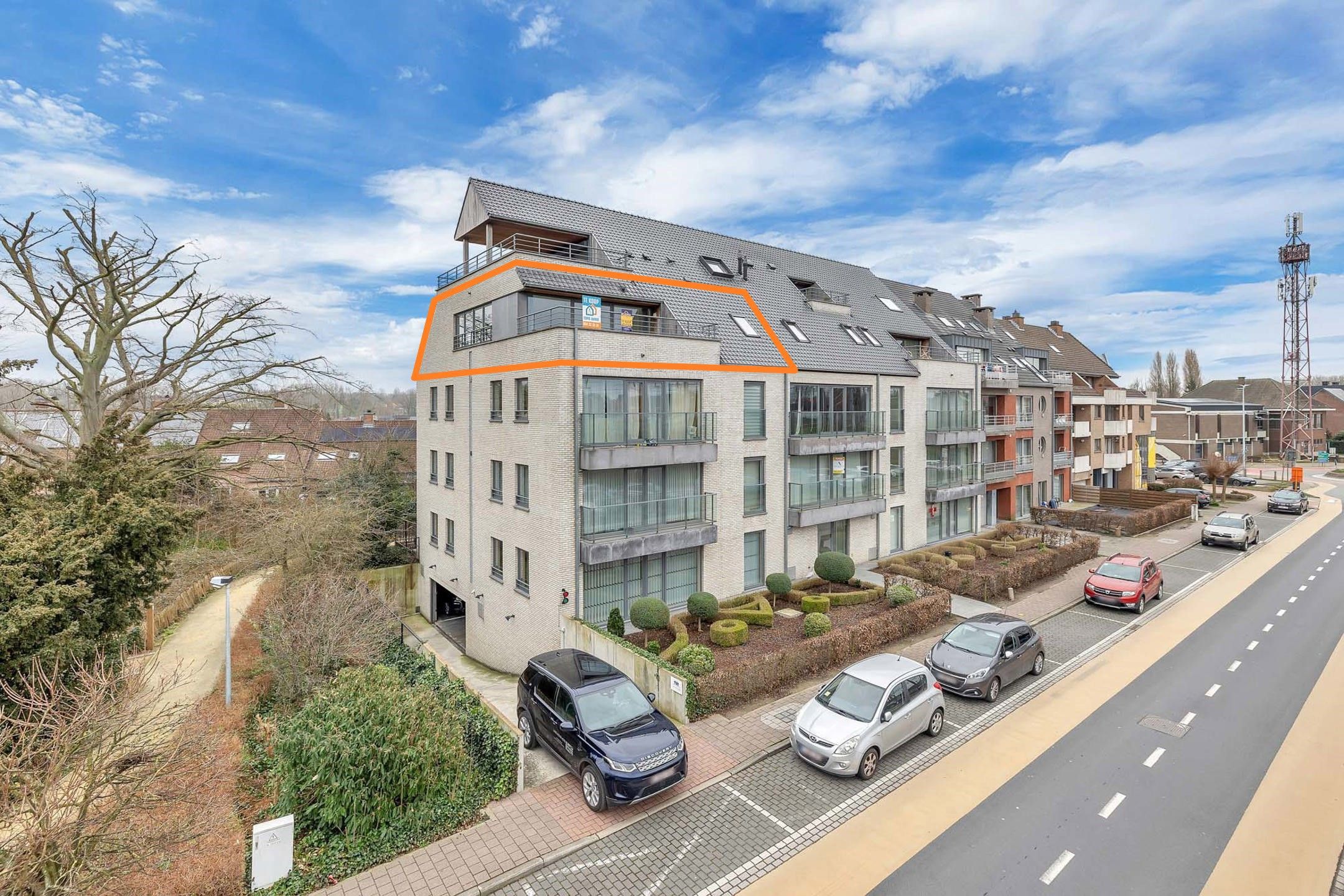 Ruim instapklaar tweeslaapkamer appartement in Denderleeuw foto {{pictureIndex}}