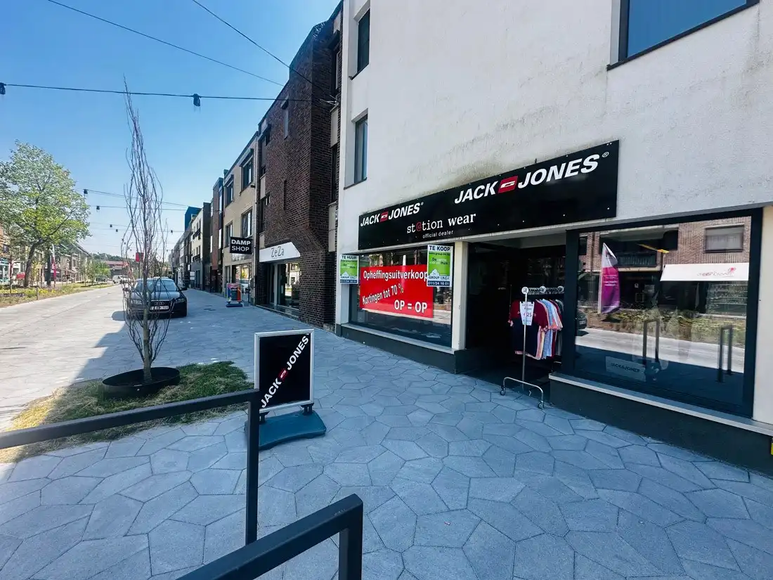 Gunstig gelegen handelspand te Houthalen centrum foto 2