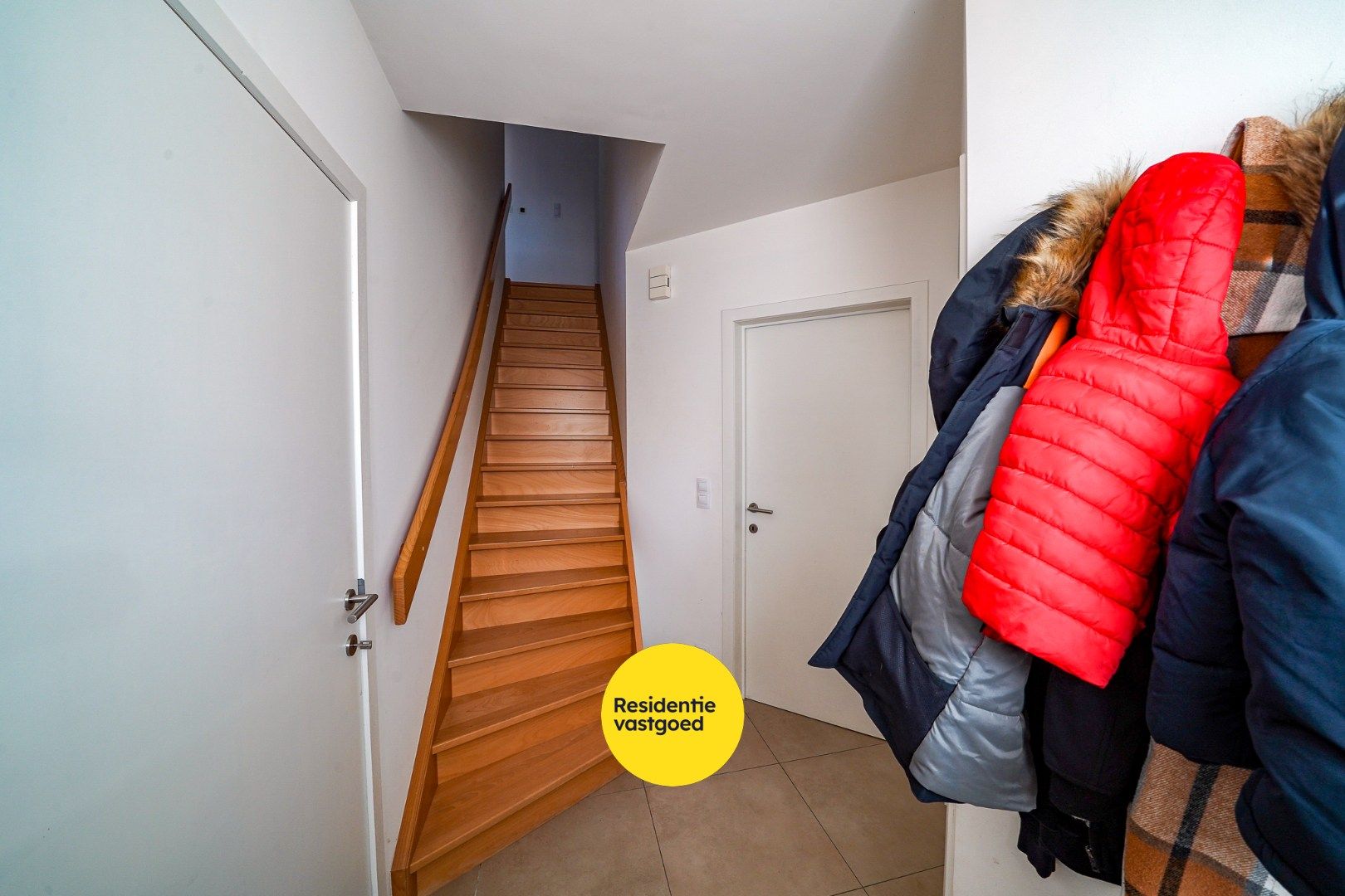 Recente halfopen woning met 4 slaapkamers in Westkerke foto 2