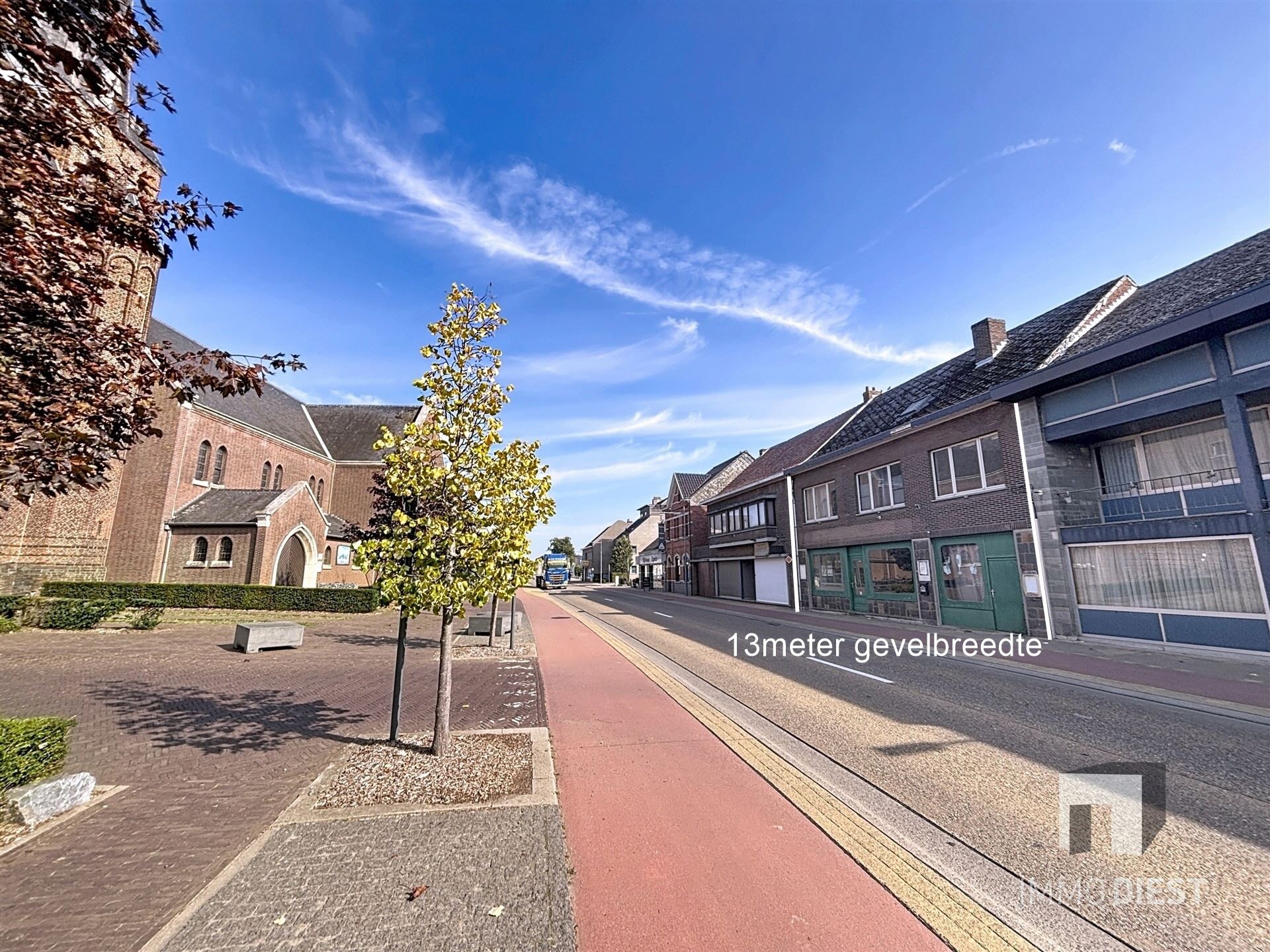Handelshuis in het centrum van Ham op 5,83are foto 2